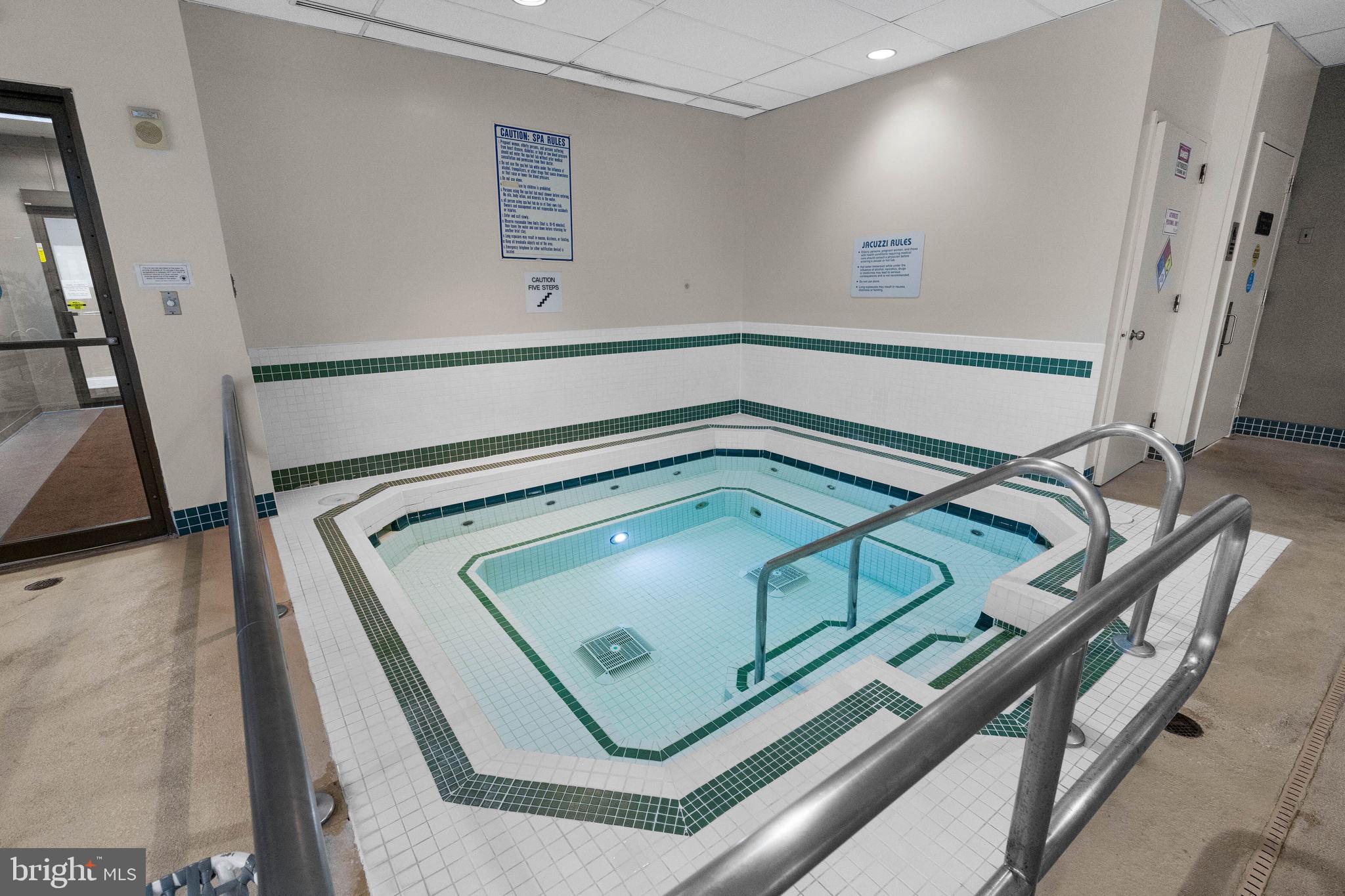 PROMENADE TOWERS - Residential