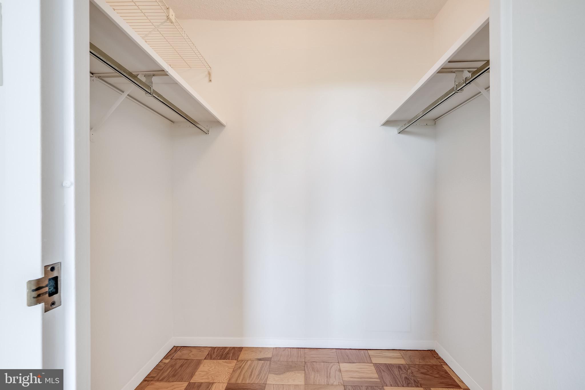 PROMENADE TOWERS - Residential