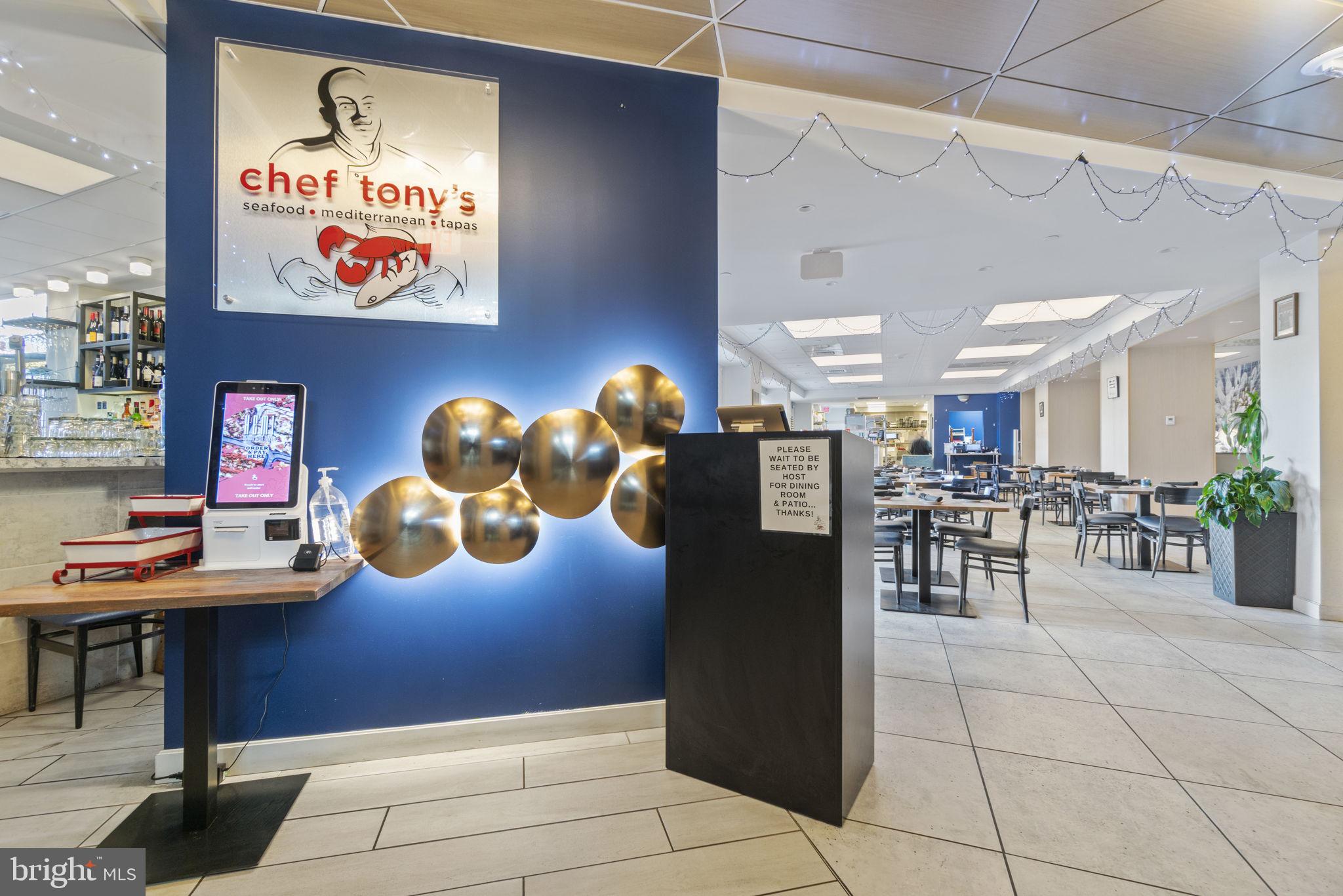 PROMENADE TOWERS - Residential