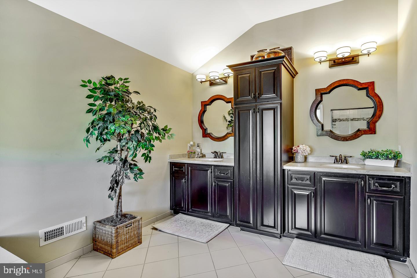 BERKSHYRE RIDGE - Residential