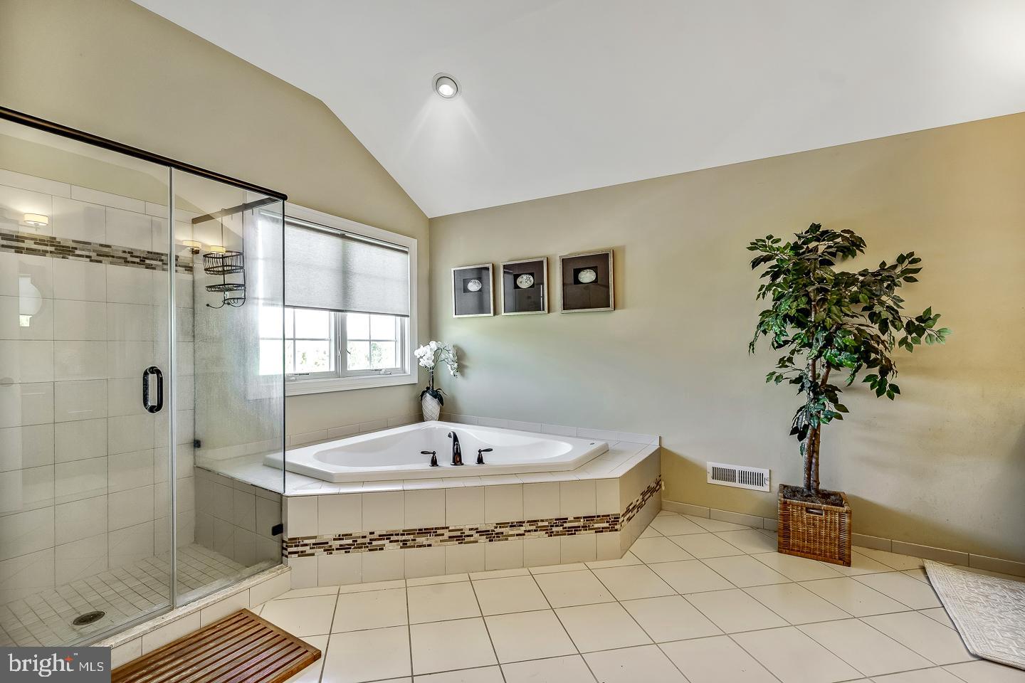 BERKSHYRE RIDGE - Residential