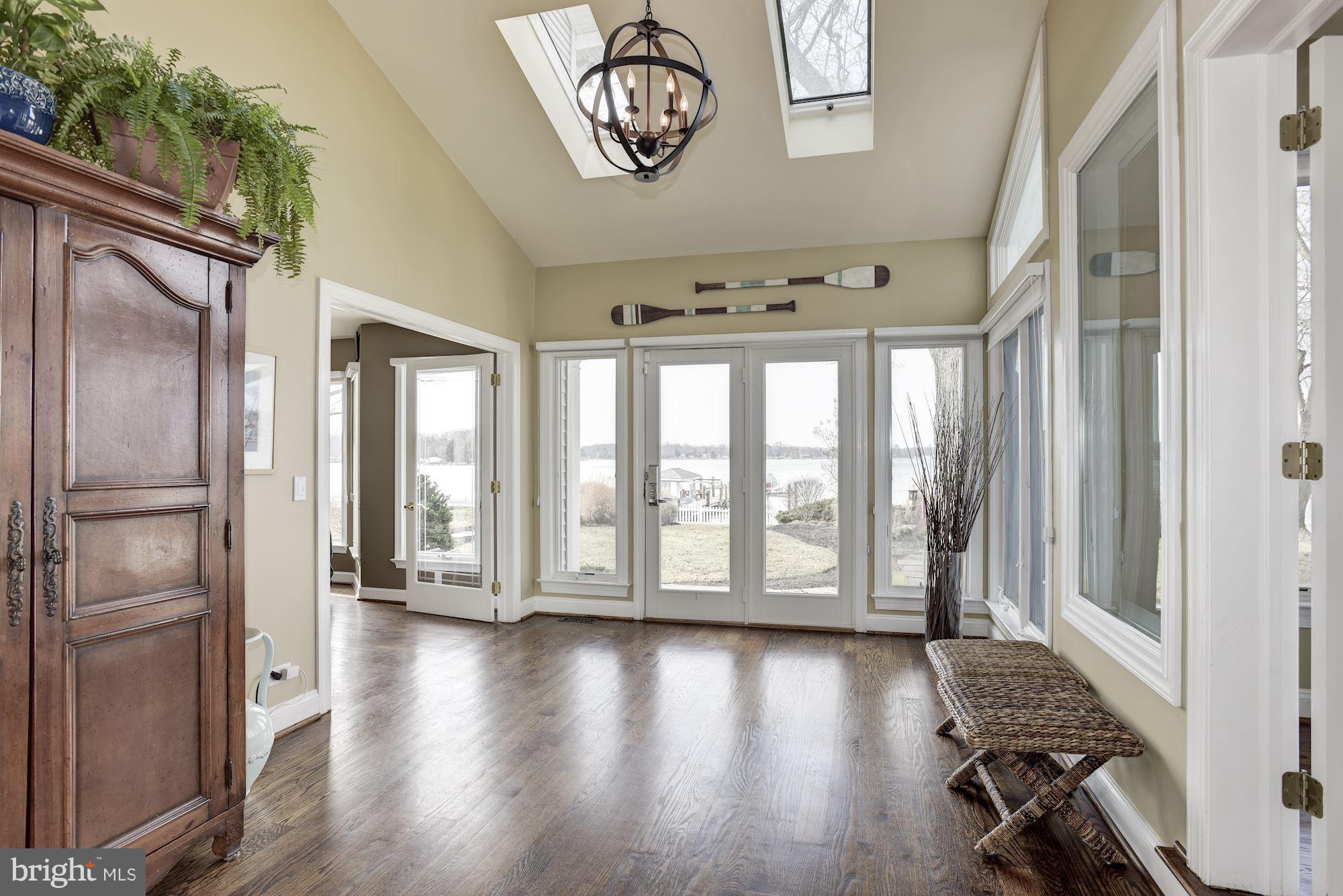 SHADY SIDE - Residential