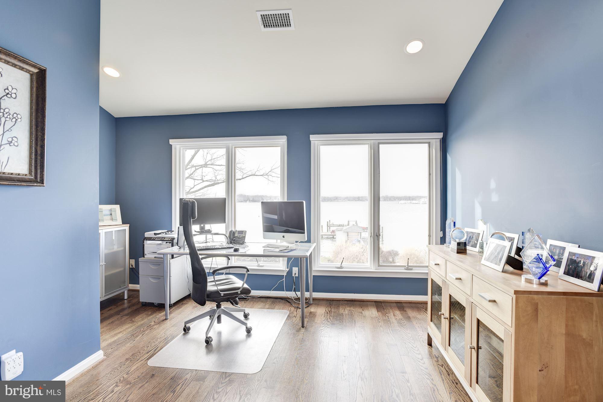 SHADY SIDE - Residential