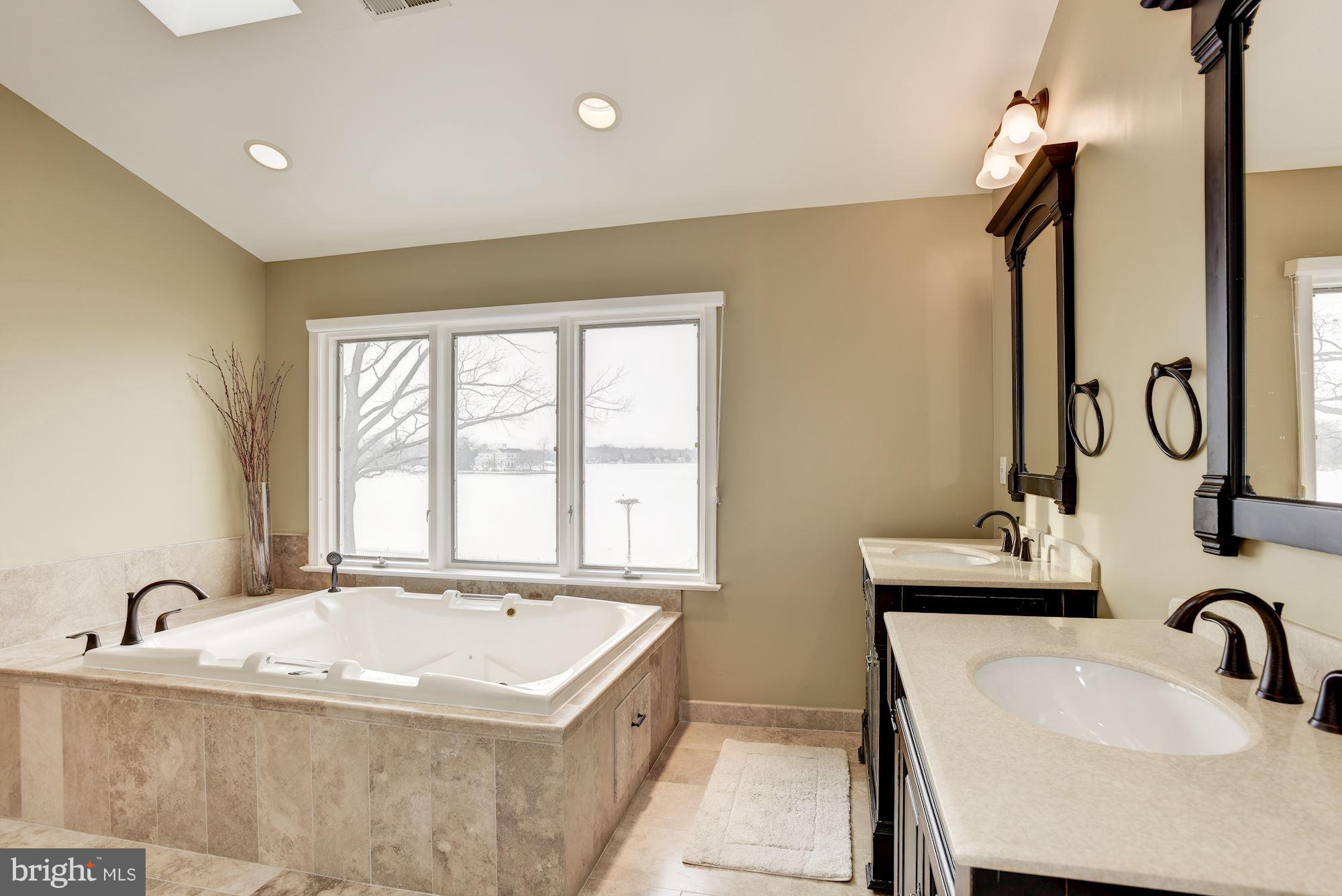 SHADY SIDE - Residential