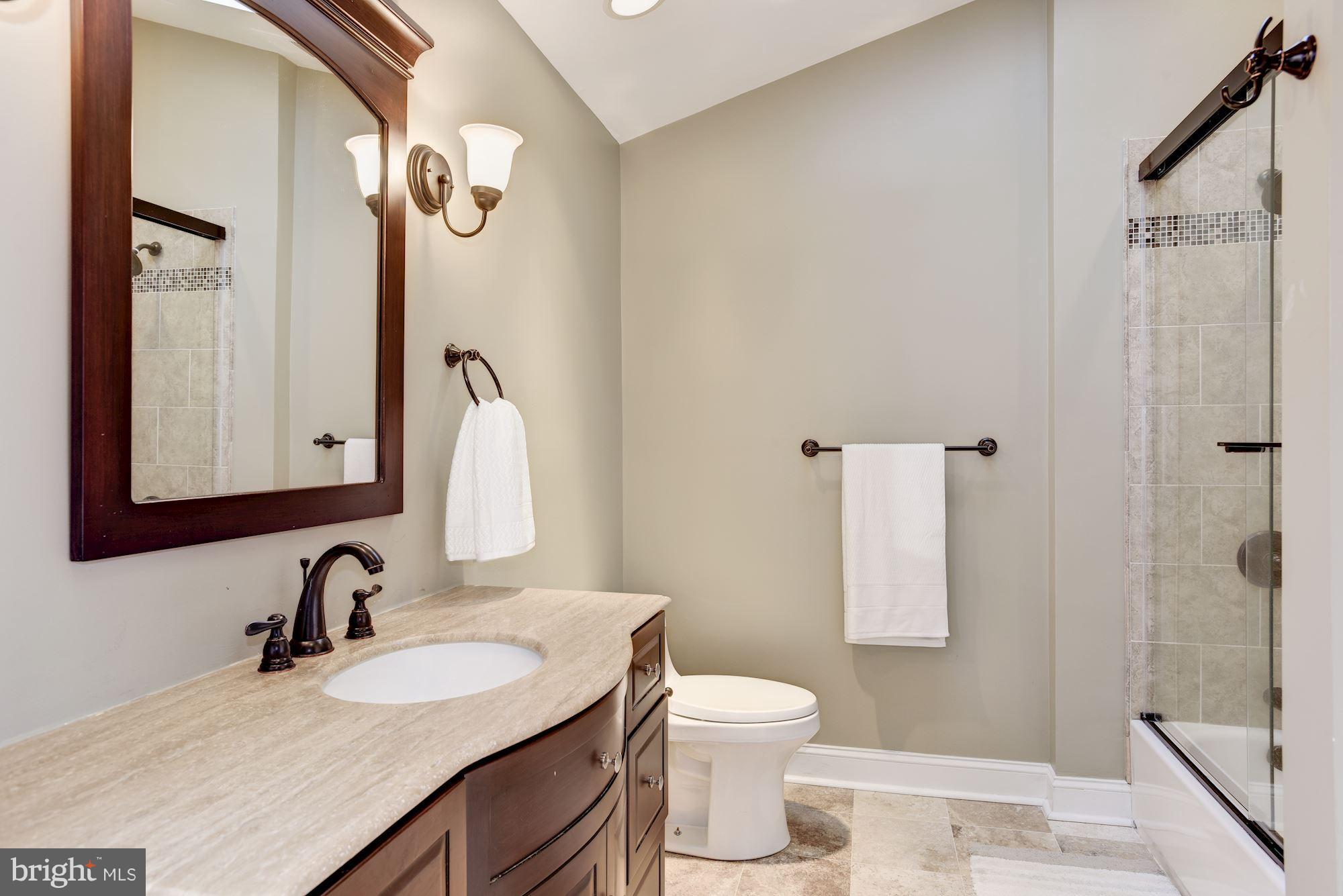 SHADY SIDE - Residential