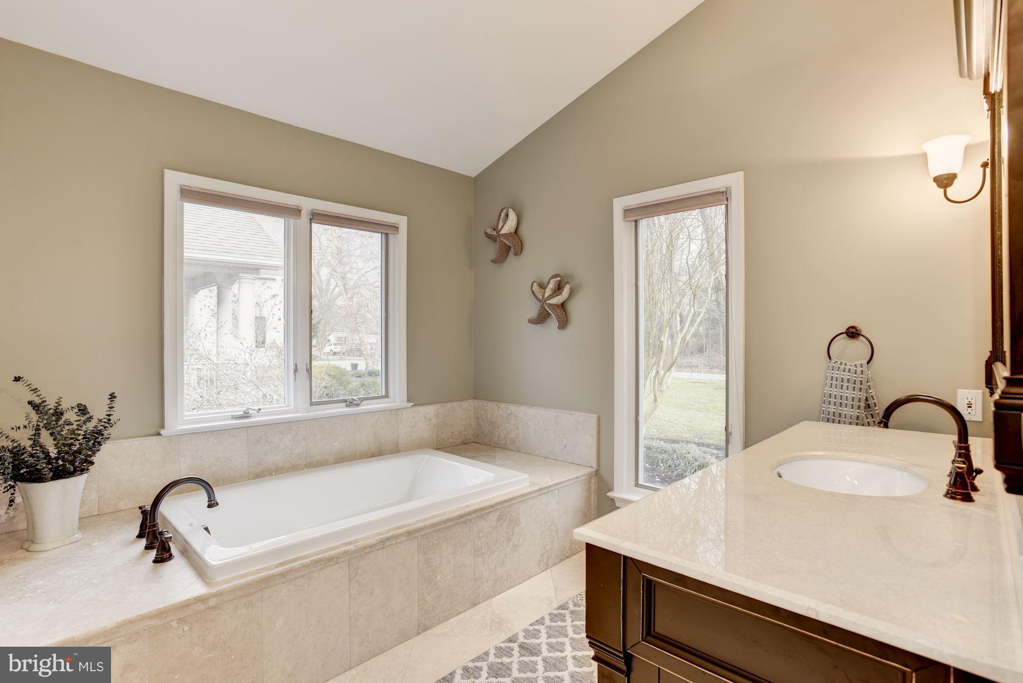 SHADY SIDE - Residential