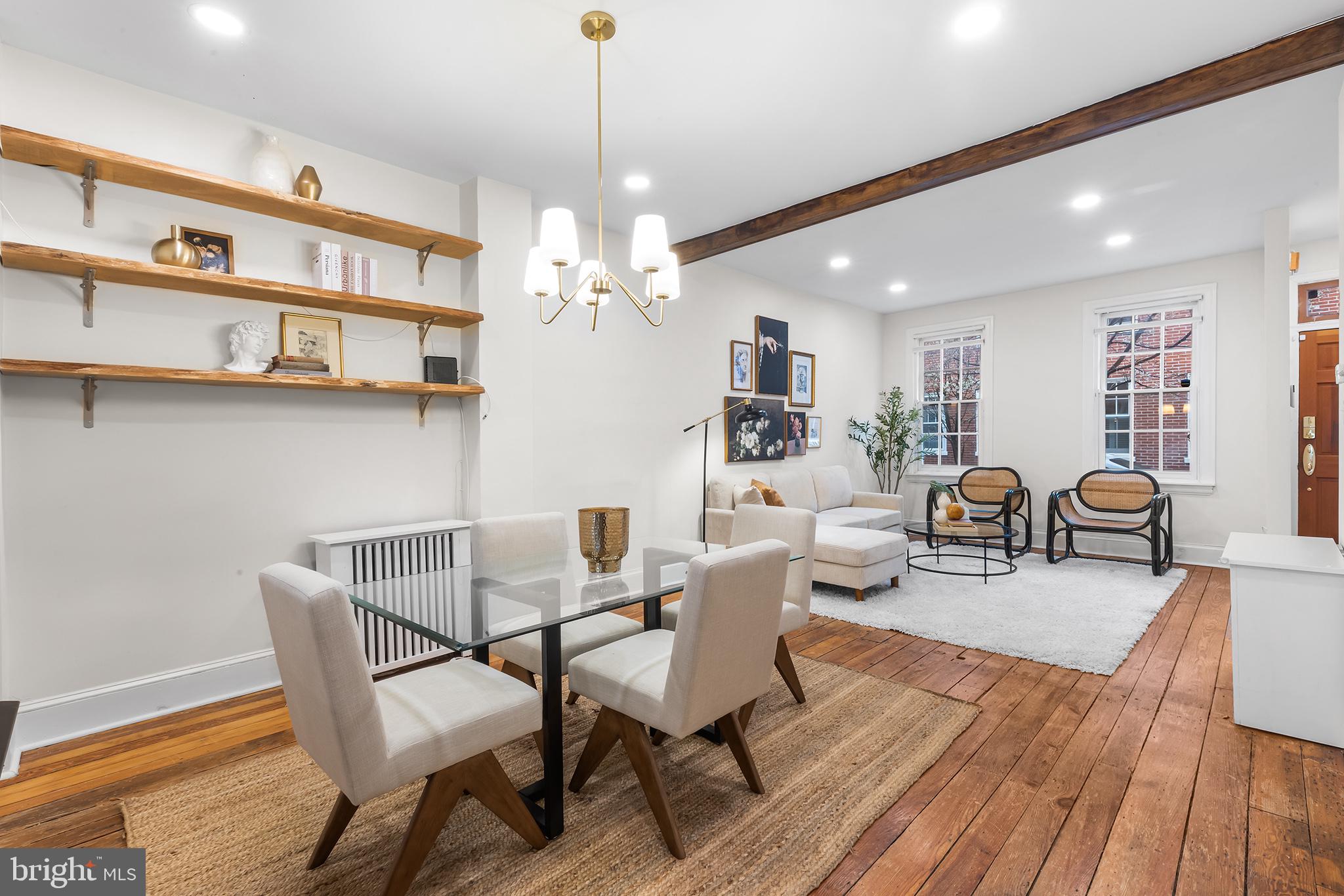 QUEEN VILLAGE - Residential