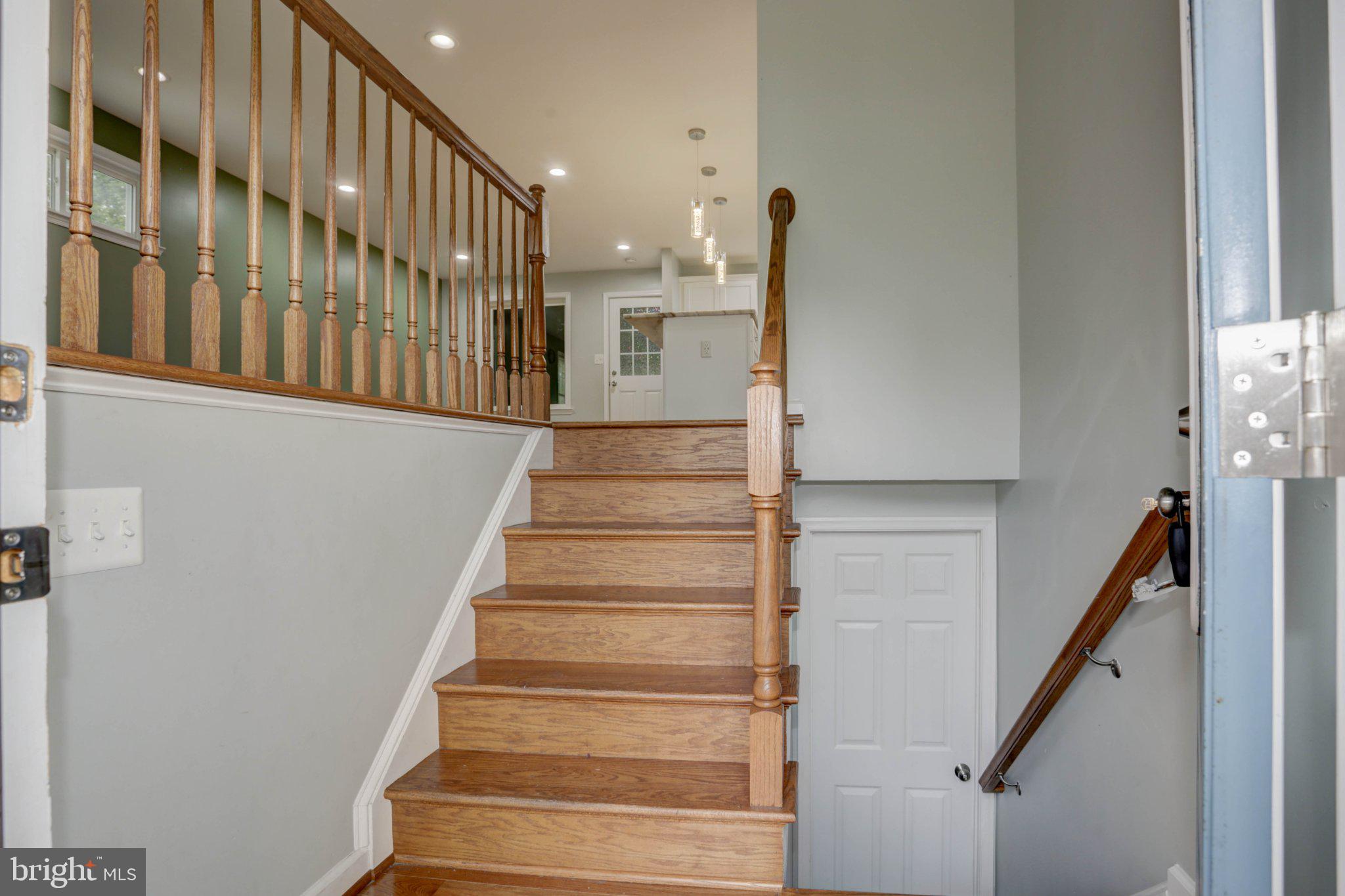 1007 VENICE DRIVE