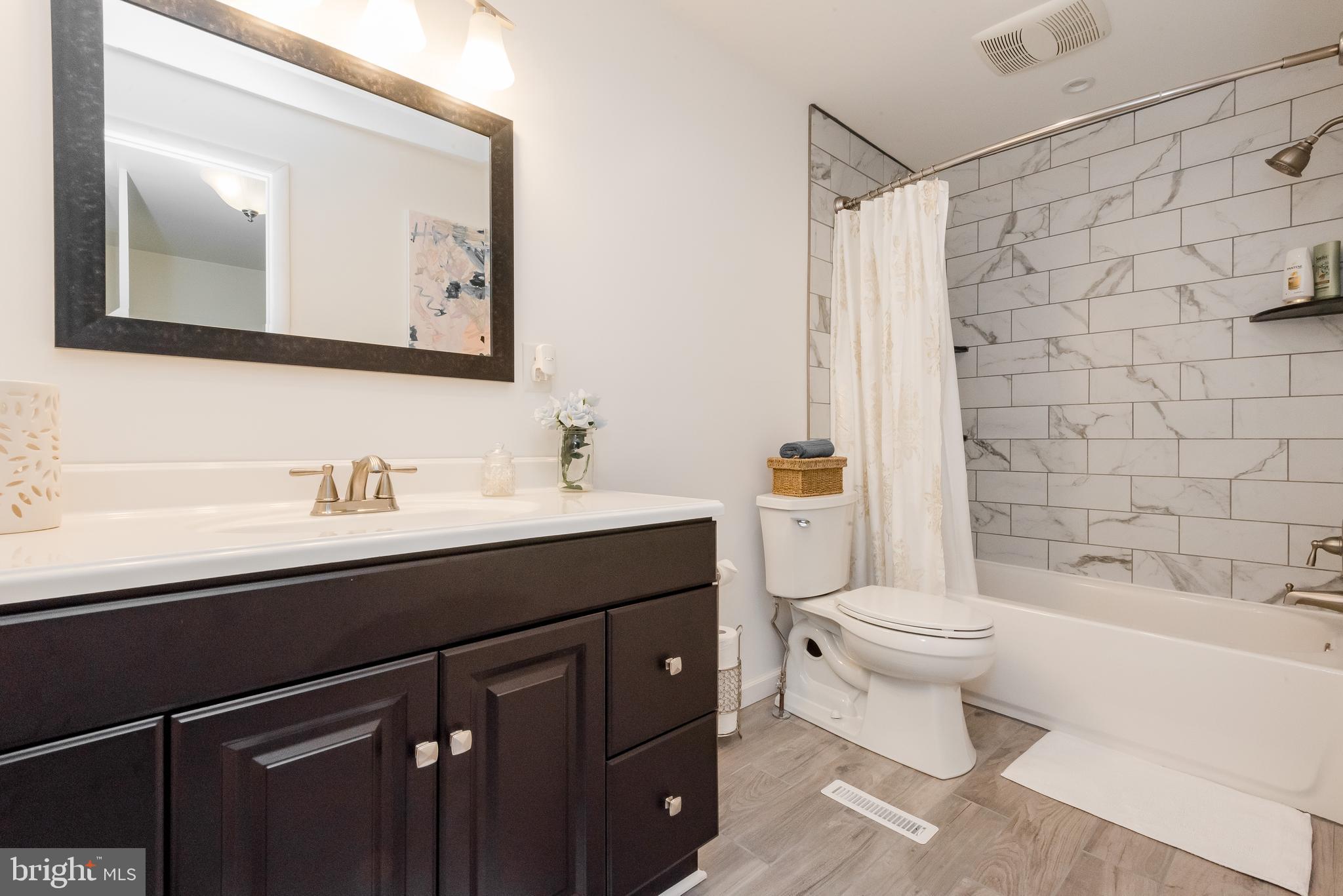 ELIZABETHS LANDING - Residential