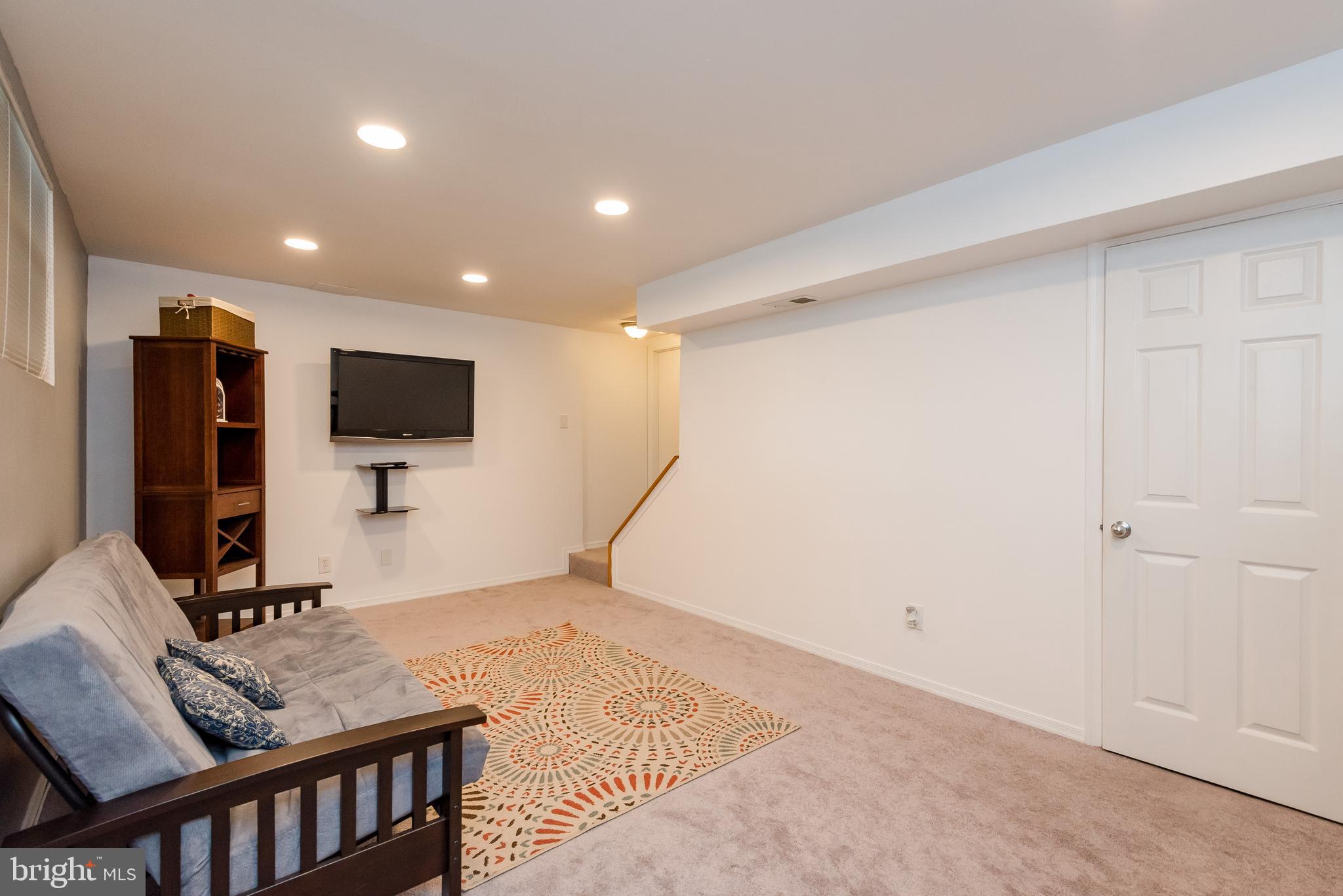 ELIZABETHS LANDING - Residential