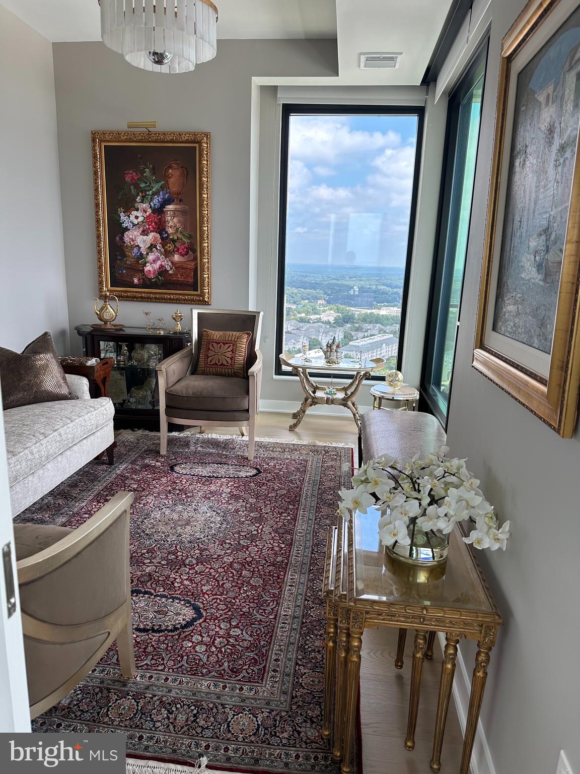 THE BORO TYSONS - Residential