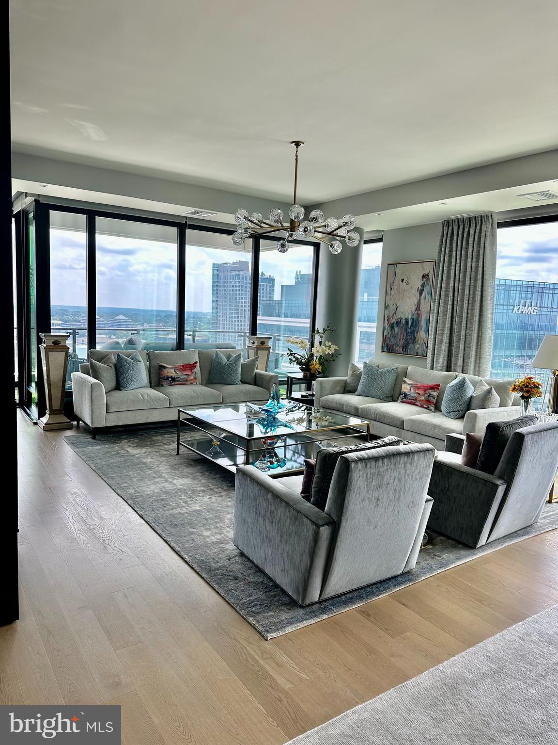 THE BORO TYSONS - Residential