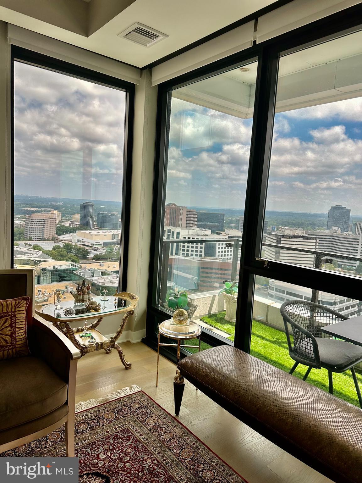 THE BORO TYSONS - Residential