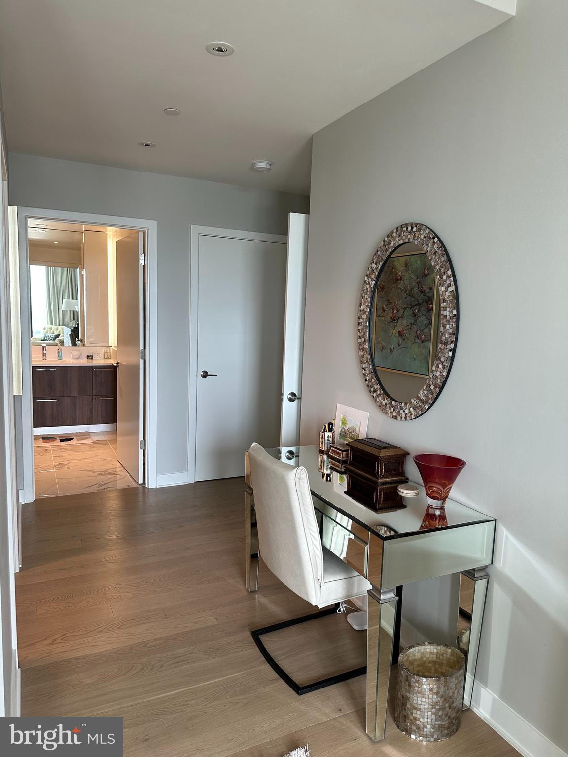 THE BORO TYSONS - Residential