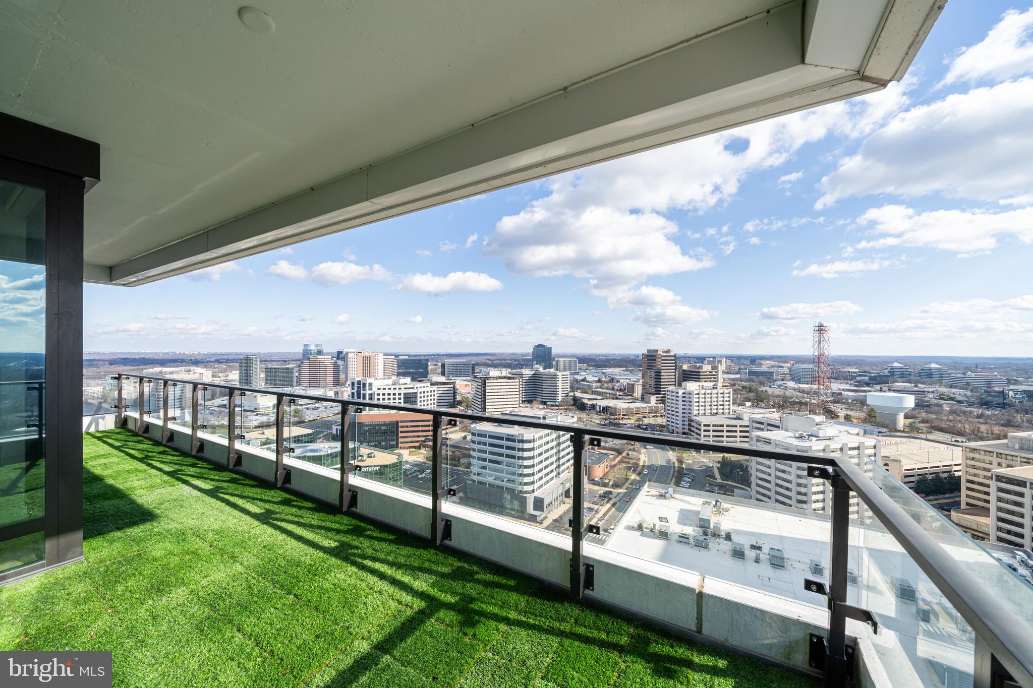 THE BORO TYSONS - Residential