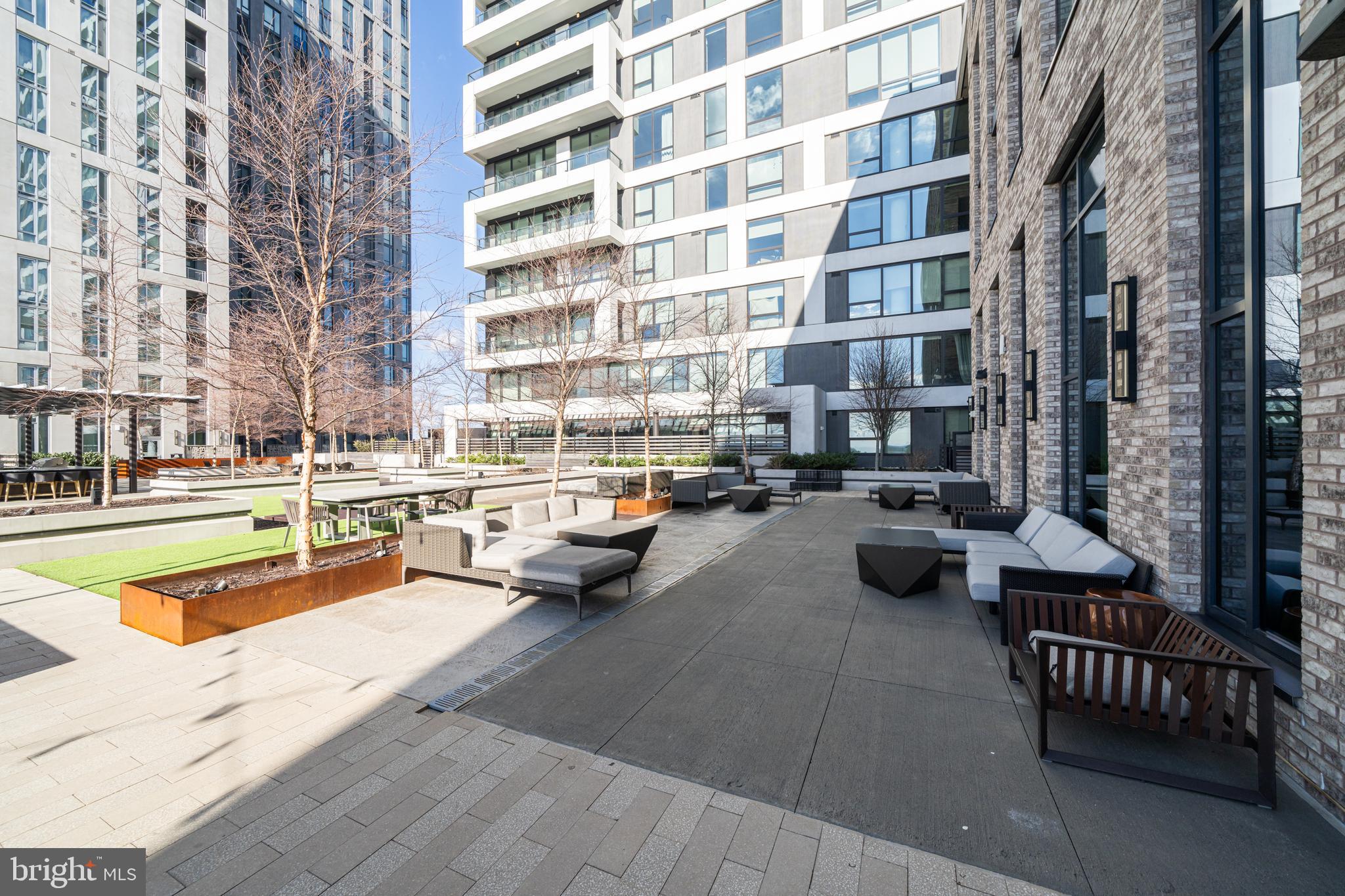 THE BORO TYSONS - Residential