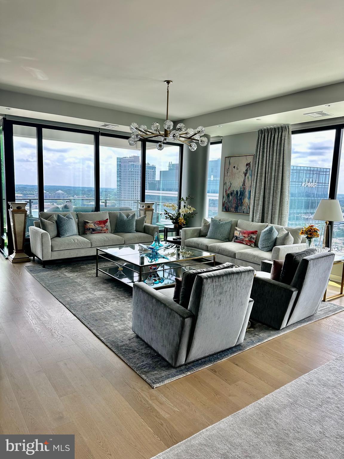 THE BORO TYSONS - Residential