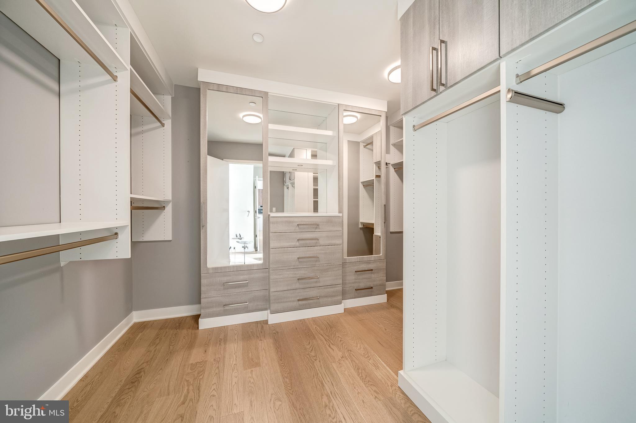 THE BORO TYSONS - Residential