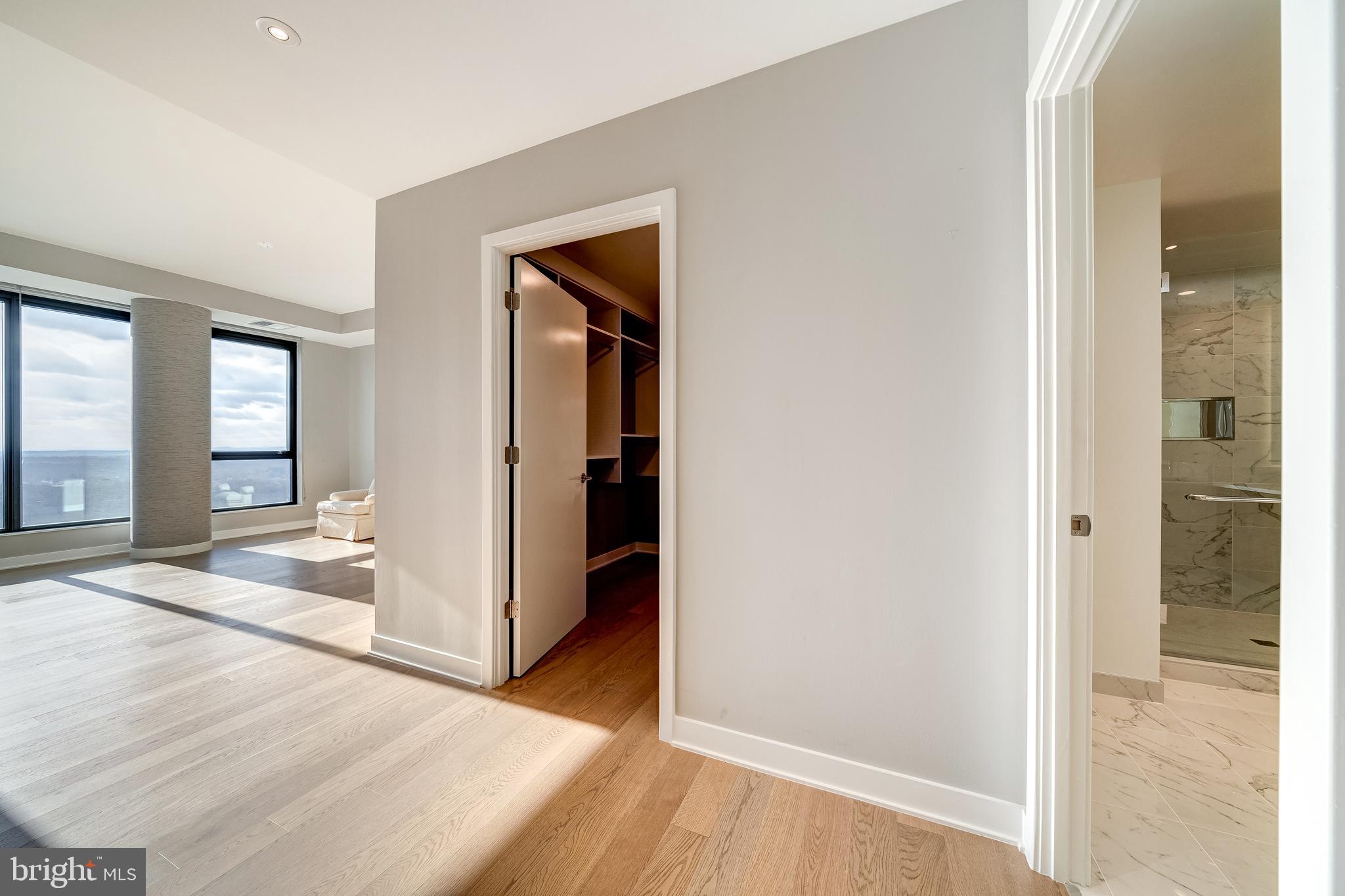 THE BORO TYSONS - Residential