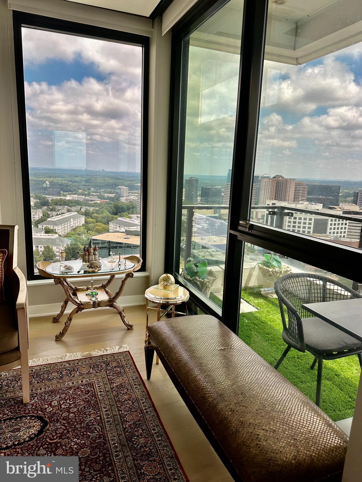 THE BORO TYSONS - Residential