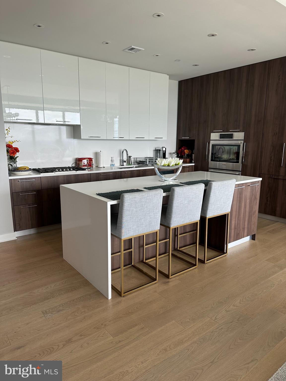 THE BORO TYSONS - Residential