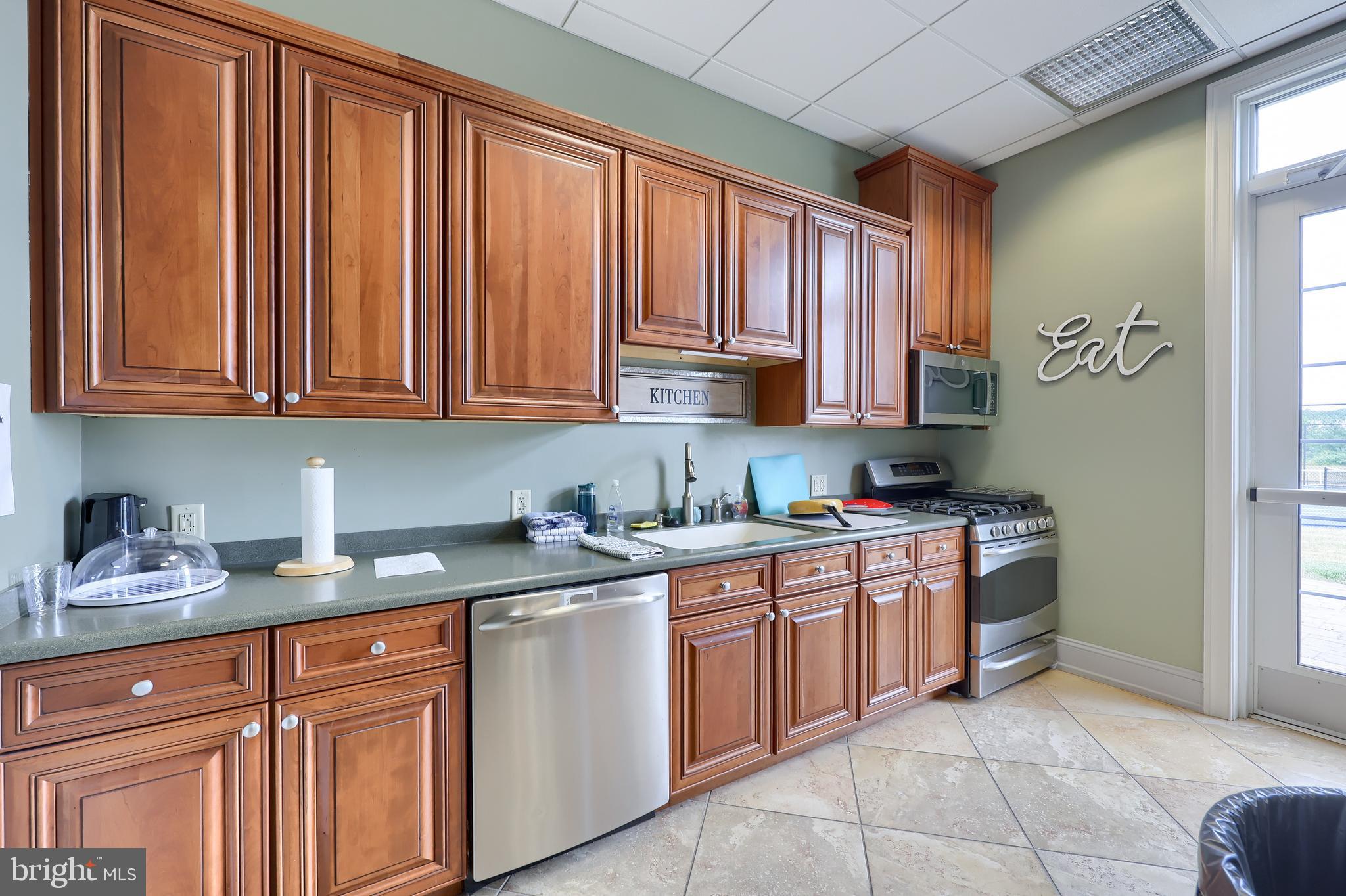 FOUR SEASONS AT ELM TREE - Residential