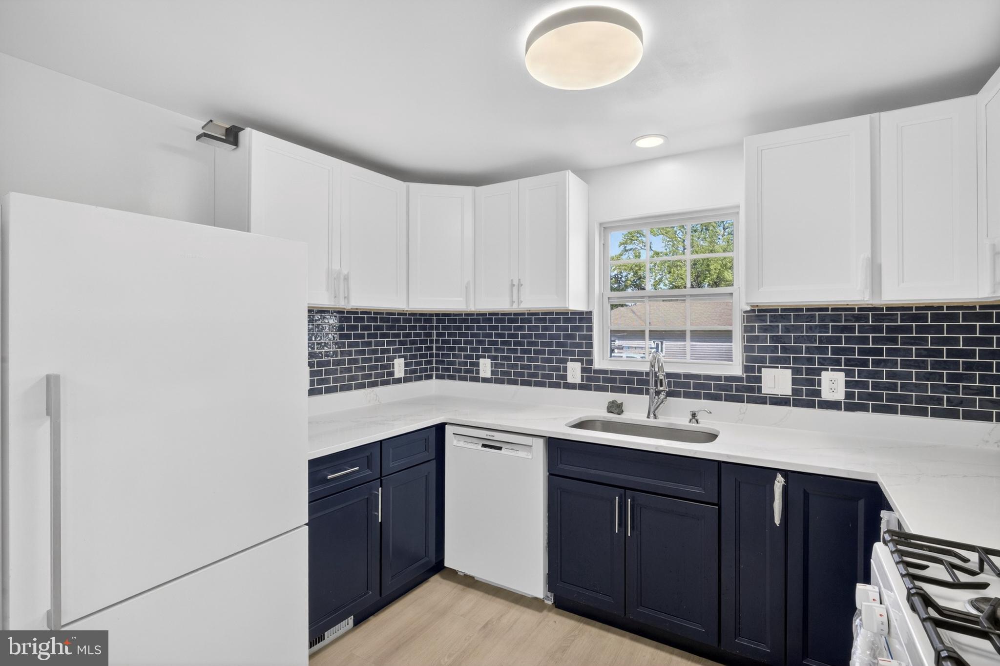 OAKMONT - Residential