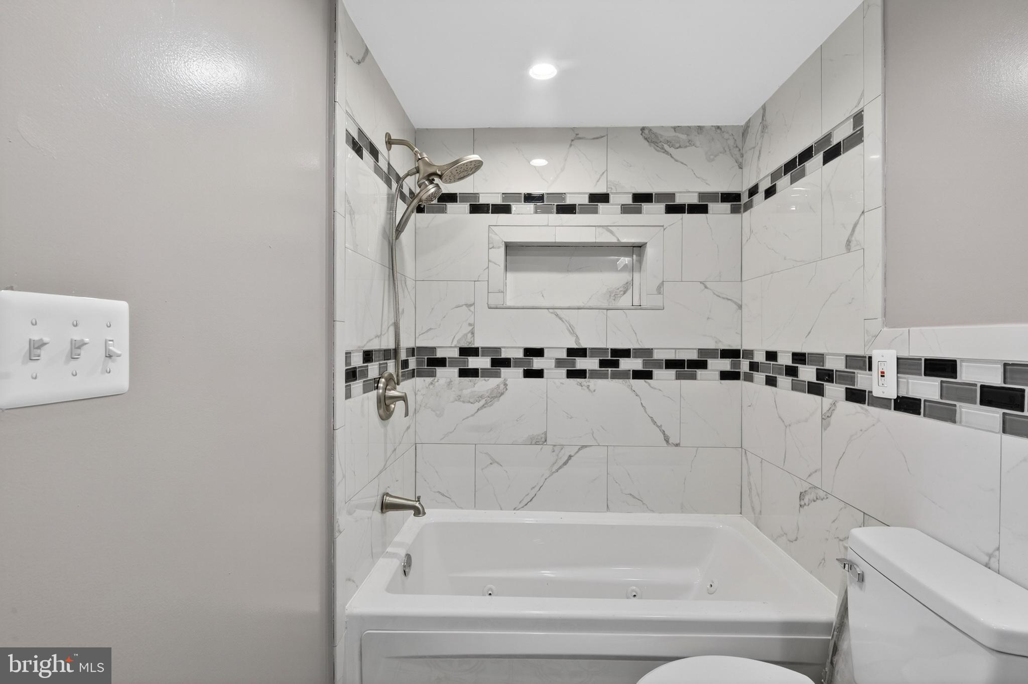 OAKMONT - Residential