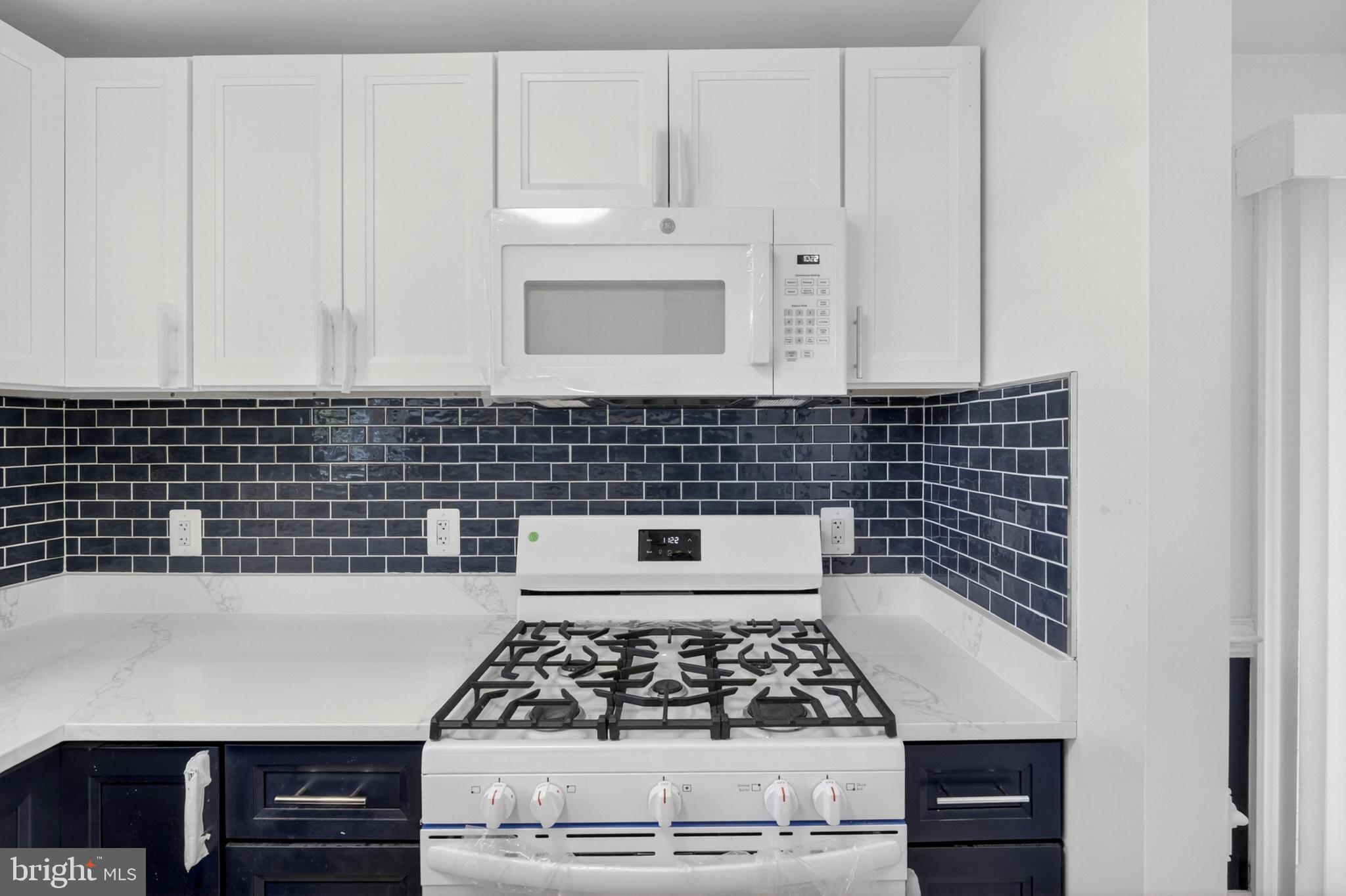 OAKMONT - Residential