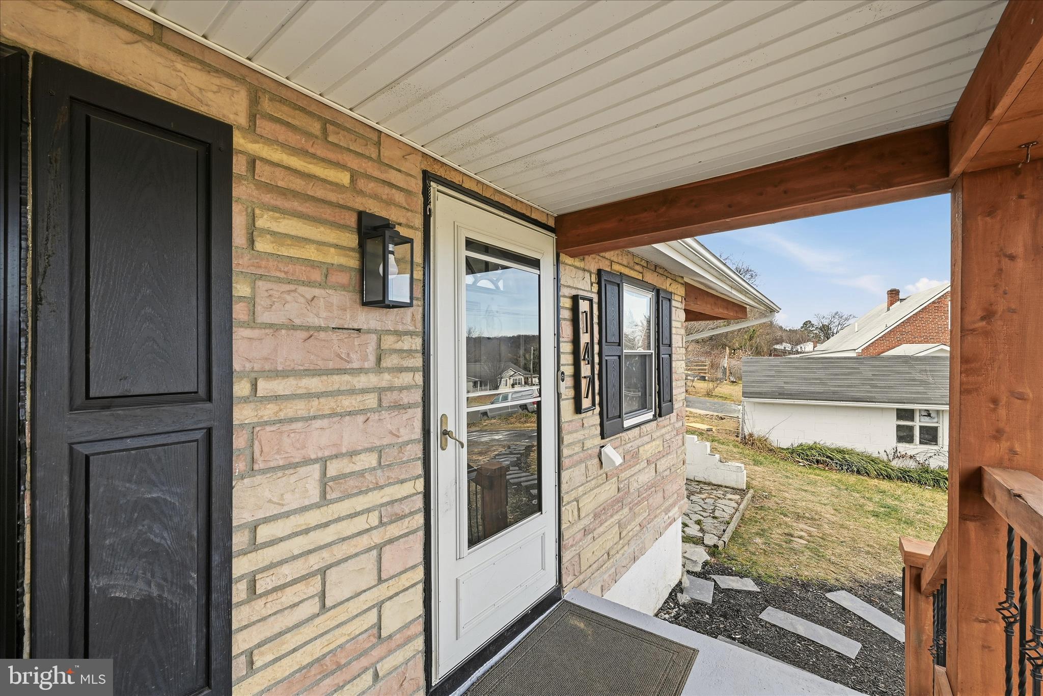 ROYAL VILLAGE - Residential