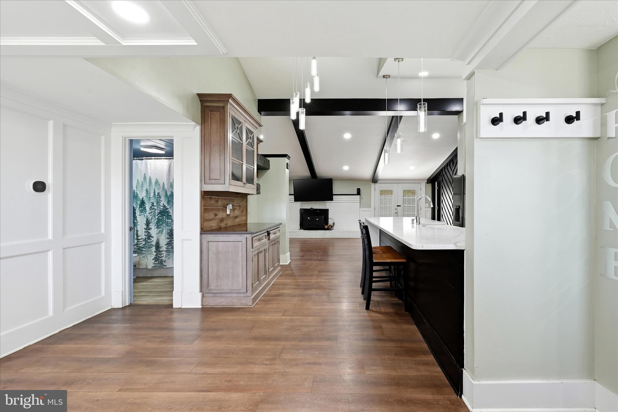 ROYAL VILLAGE - Residential