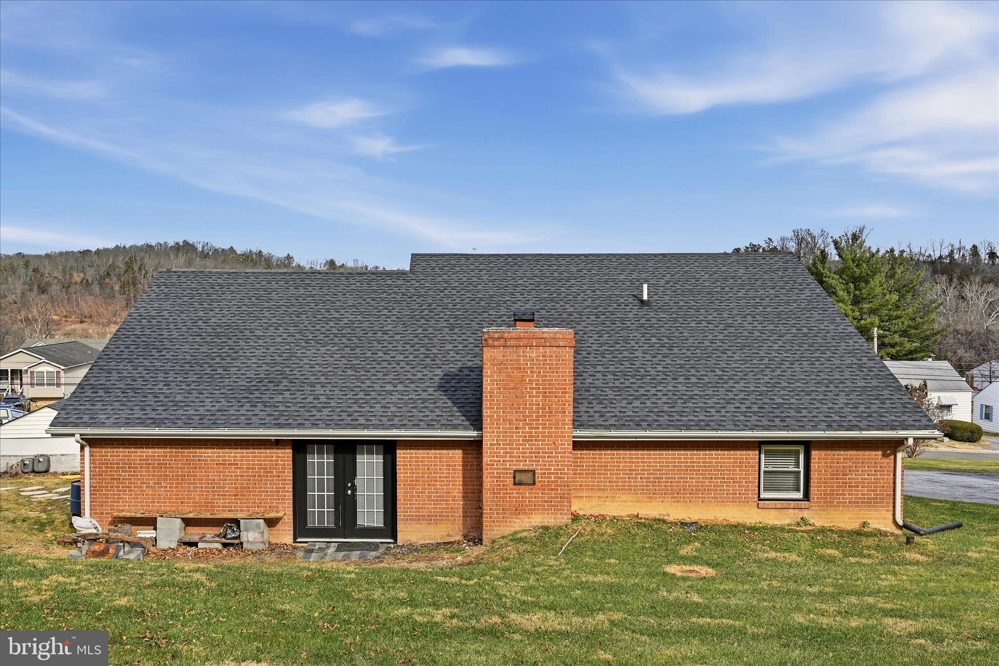 ROYAL VILLAGE - Residential