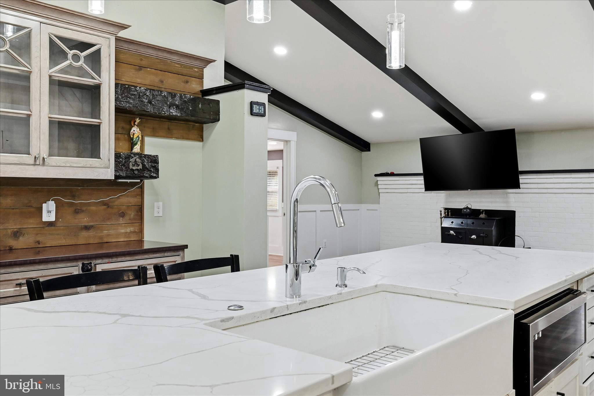 ROYAL VILLAGE - Residential