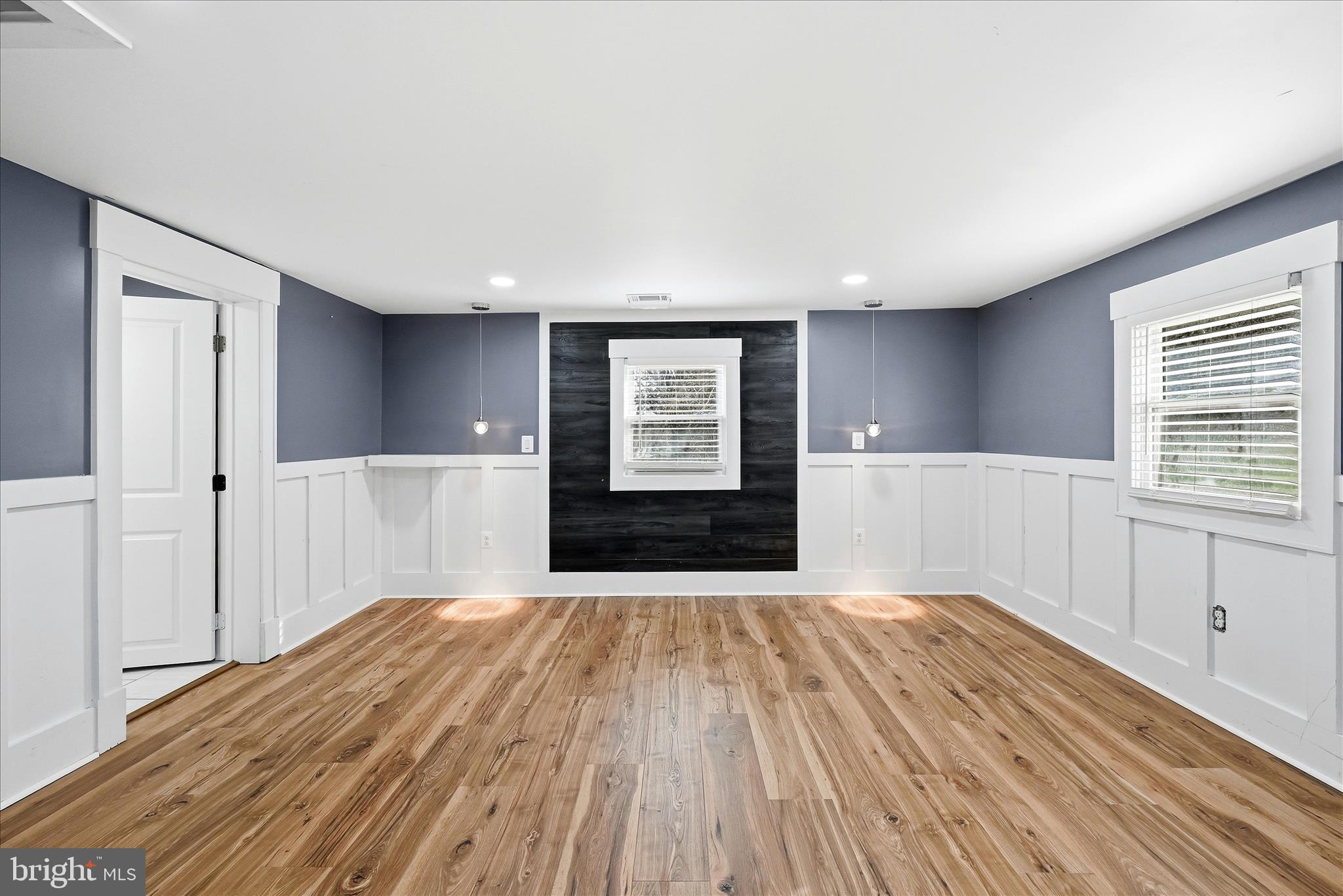 ROYAL VILLAGE - Residential