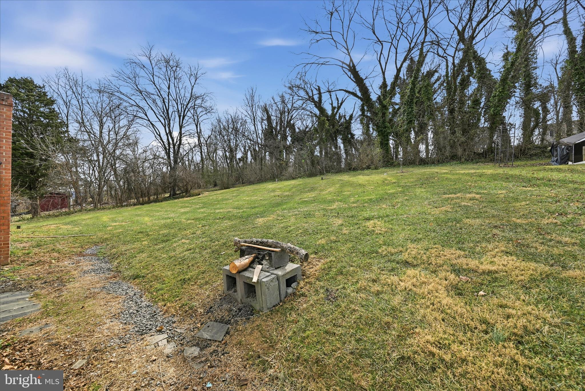 ROYAL VILLAGE - Residential