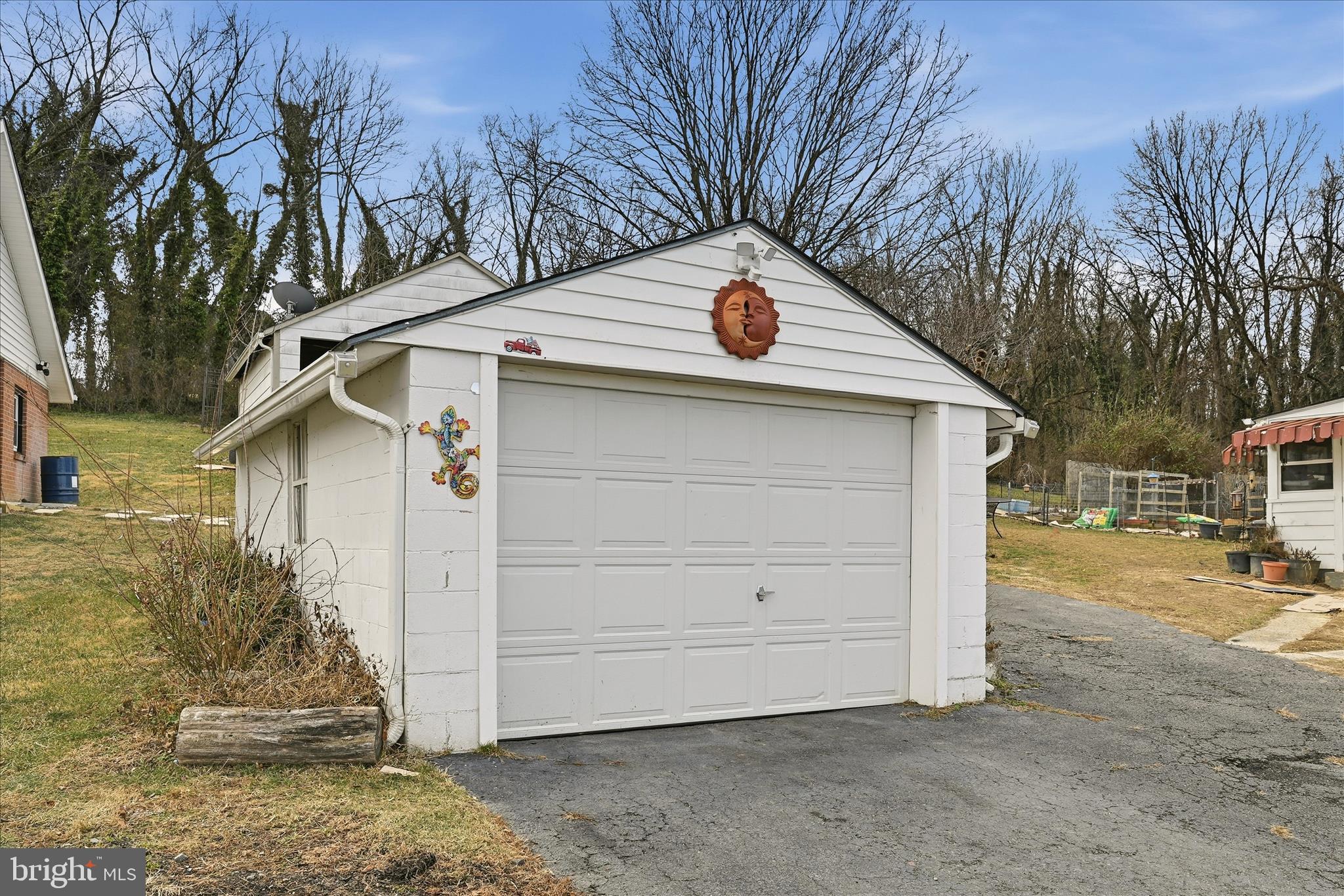 ROYAL VILLAGE - Residential