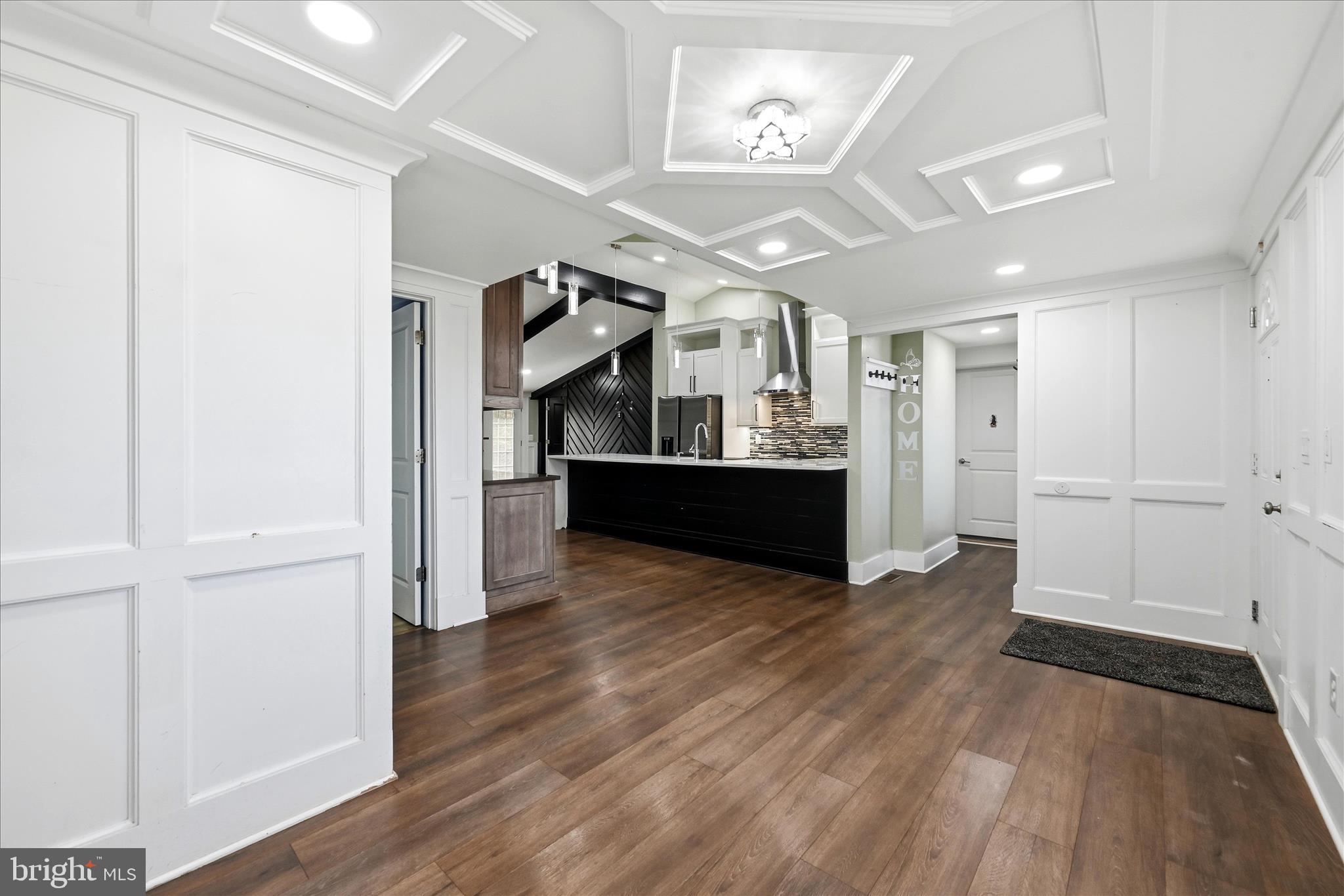 ROYAL VILLAGE - Residential