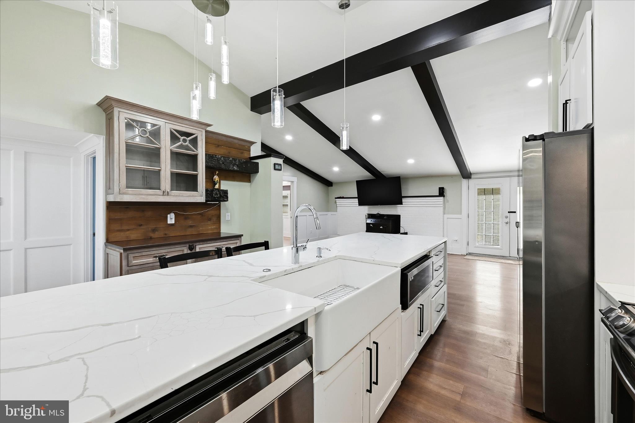 ROYAL VILLAGE - Residential