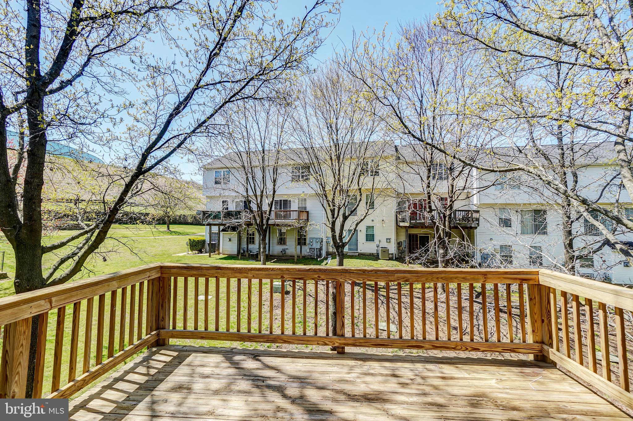 HILL OAKS CONDO PHASE 1- - Residential