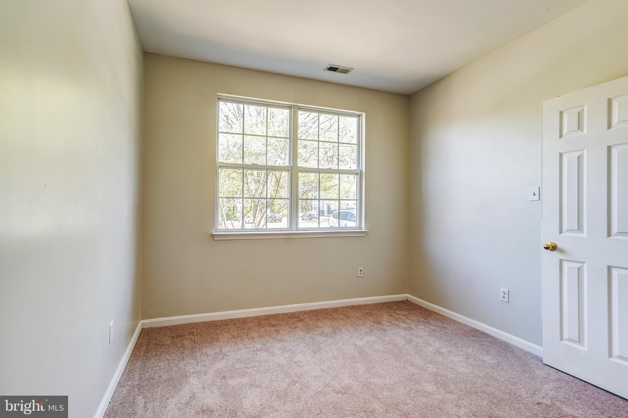 HILL OAKS CONDO PHASE 1- - Residential