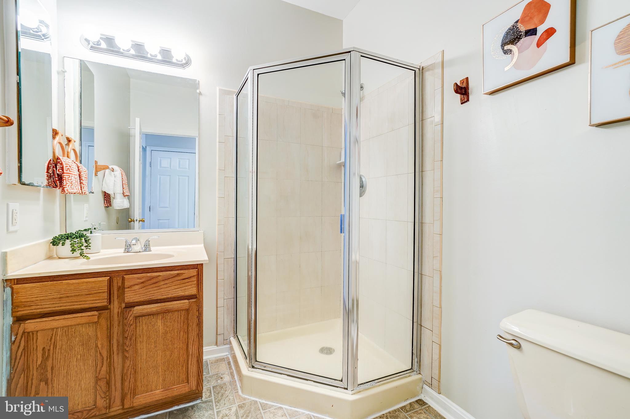 HILL OAKS CONDO PHASE 1- - Residential