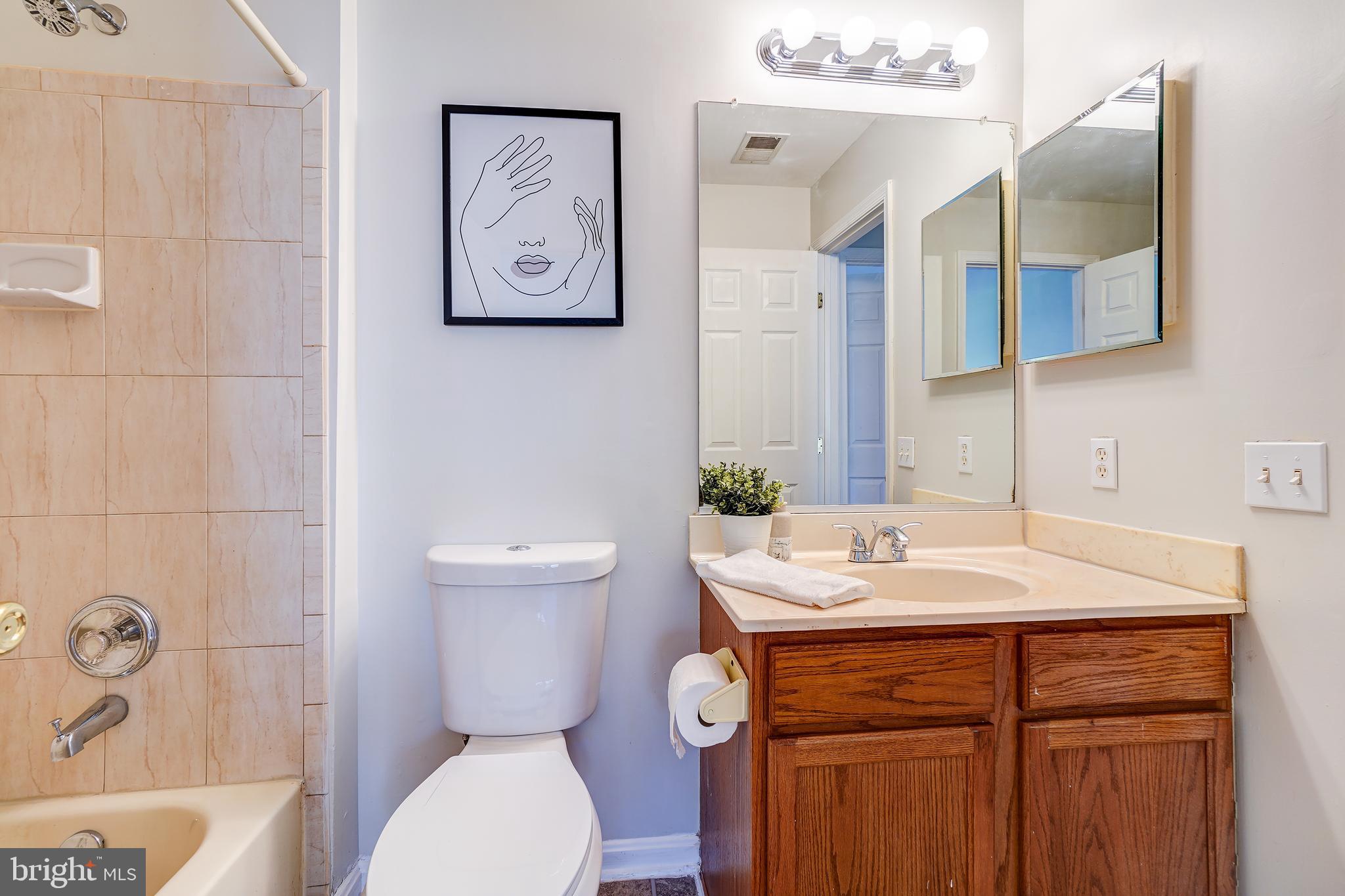 HILL OAKS CONDO PHASE 1- - Residential