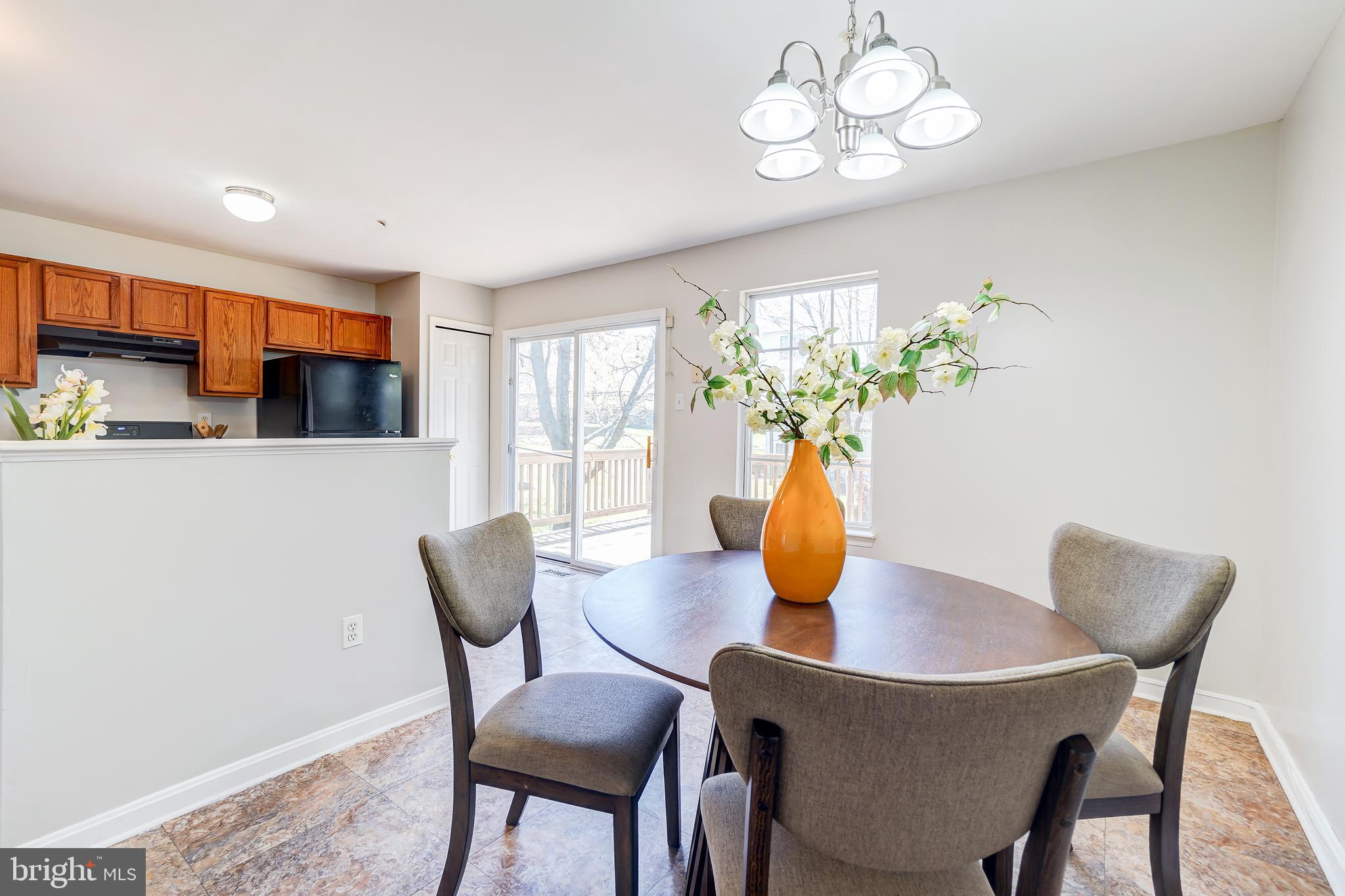 HILL OAKS CONDO PHASE 1- - Residential