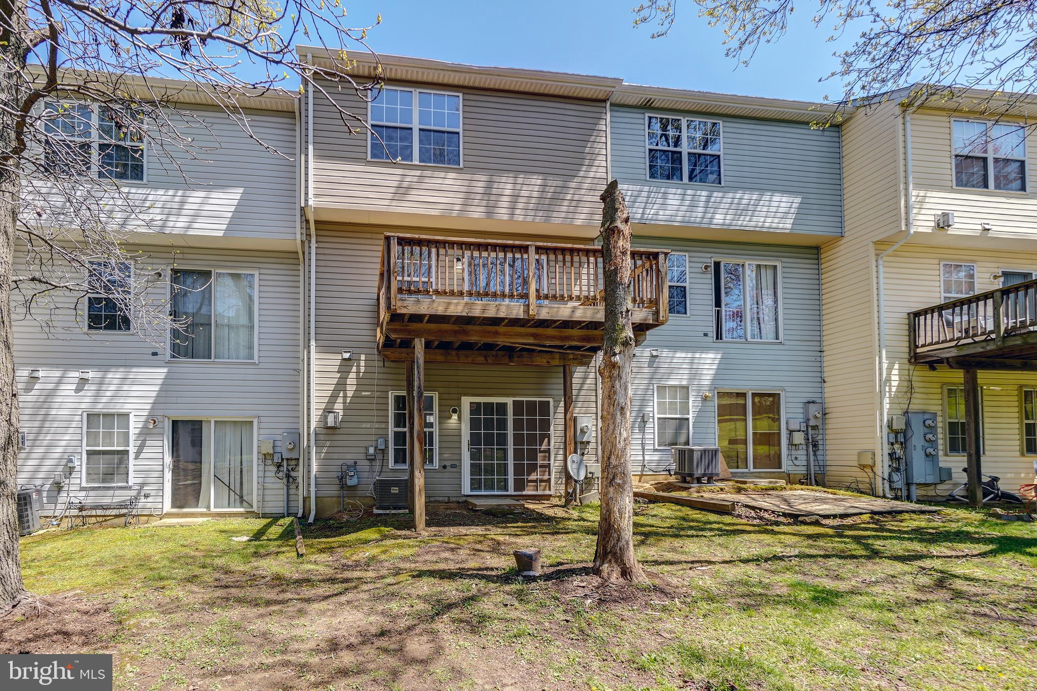 HILL OAKS CONDO PHASE 1- - Residential