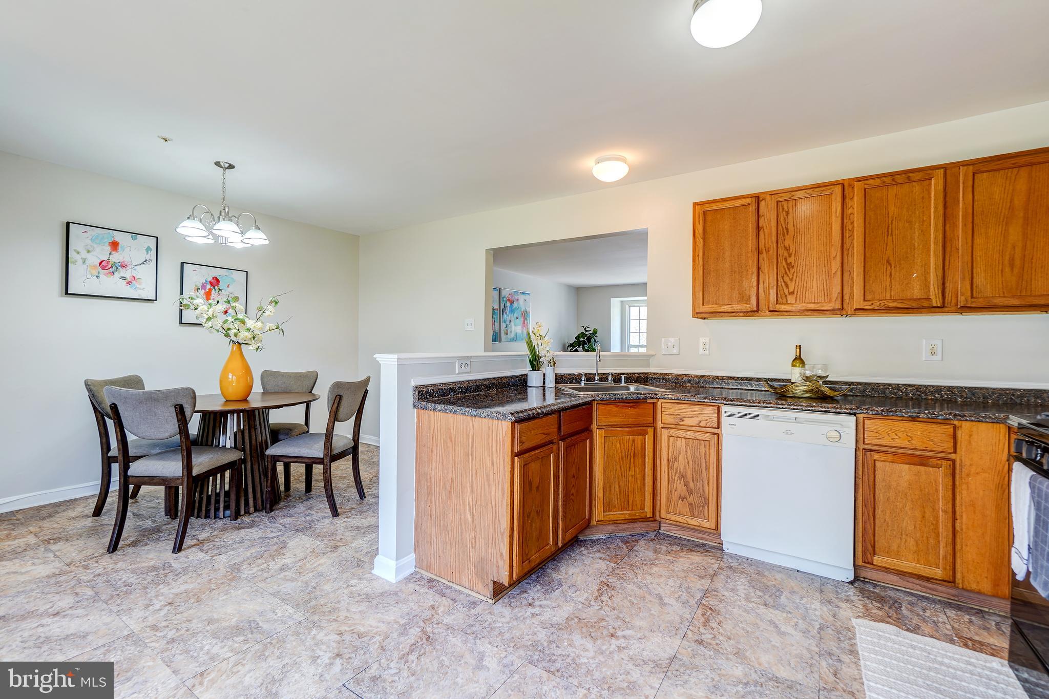 HILL OAKS CONDO PHASE 1- - Residential