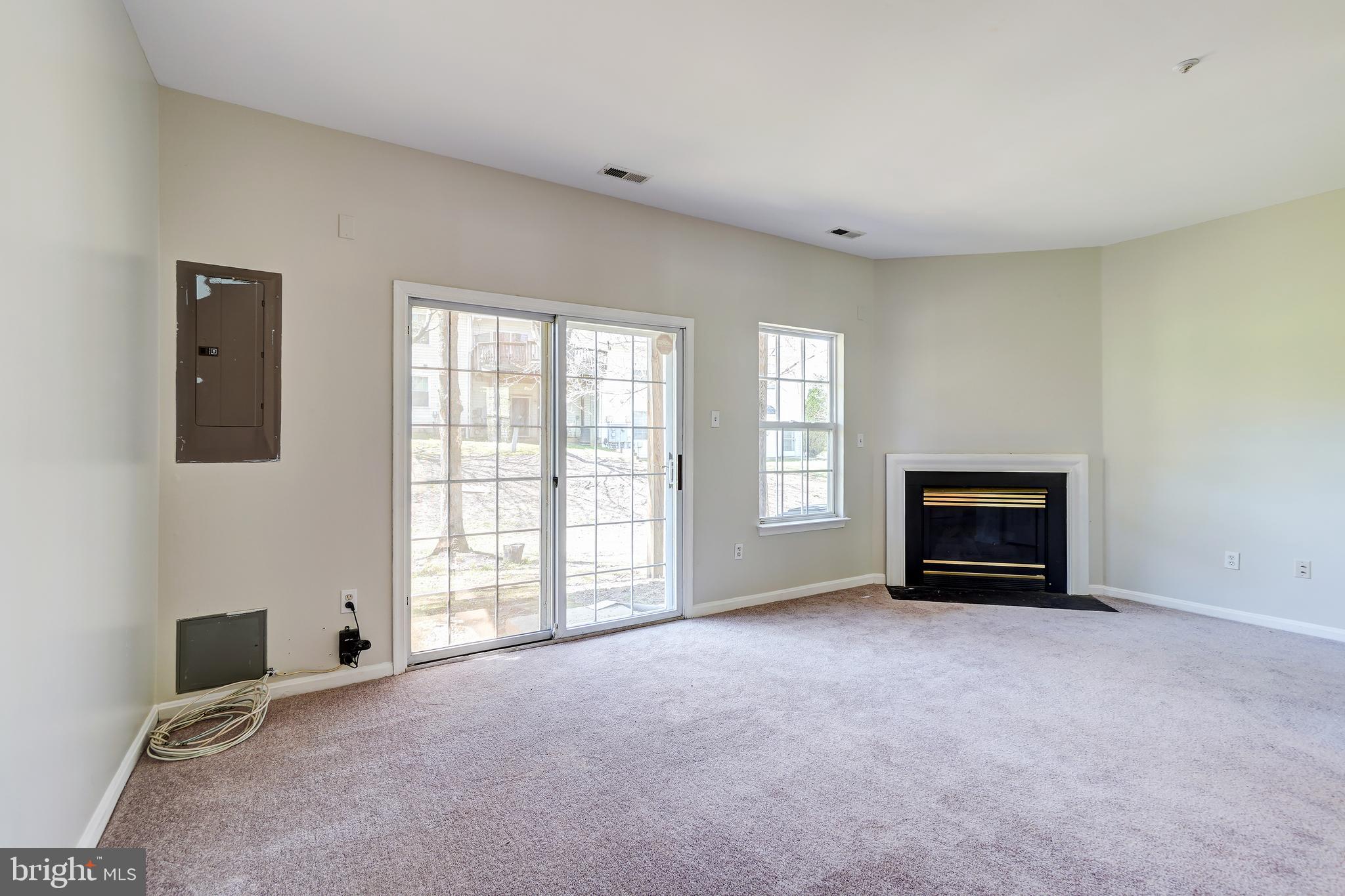 HILL OAKS CONDO PHASE 1- - Residential