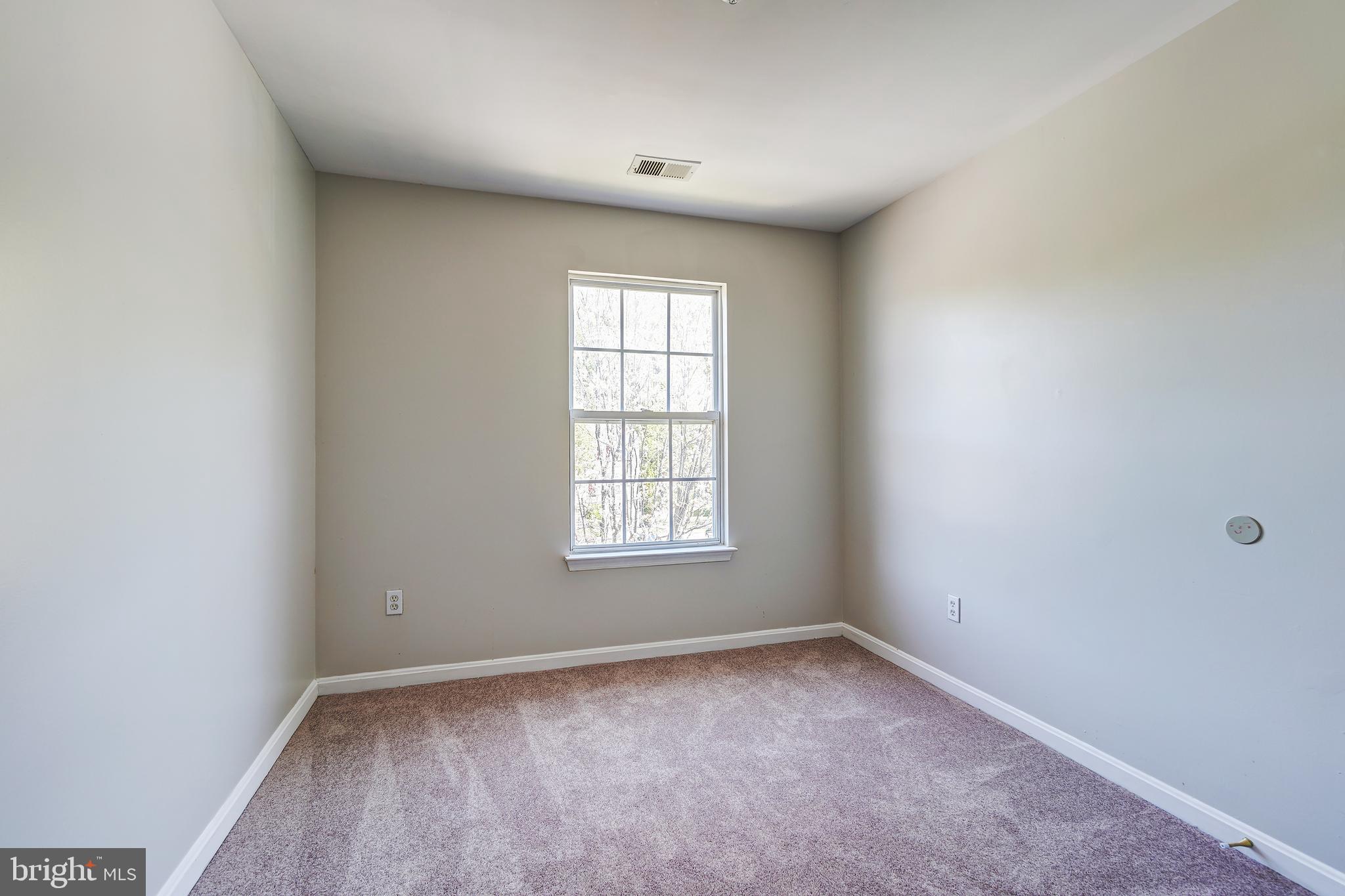 HILL OAKS CONDO PHASE 1- - Residential