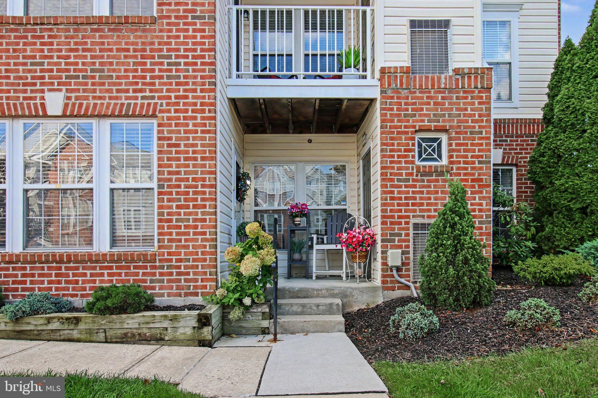 18 BROOK FARM COURT D 18D
