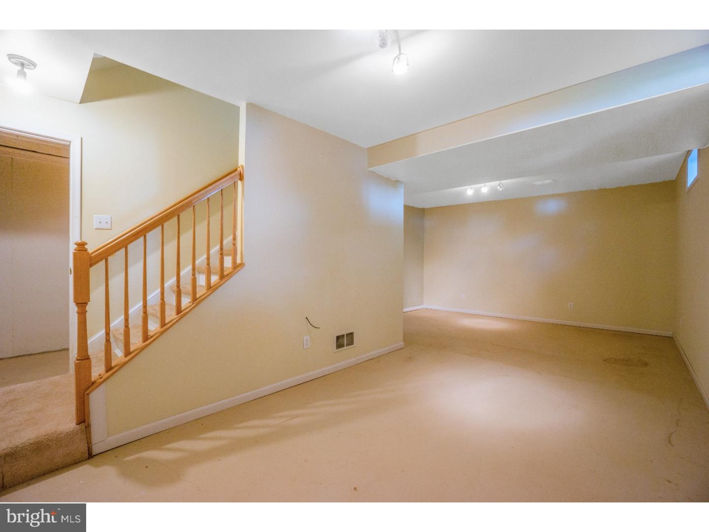 WILLIAMSBURG - Residential