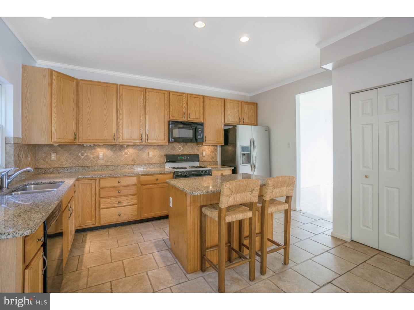 WILLIAMSBURG - Residential